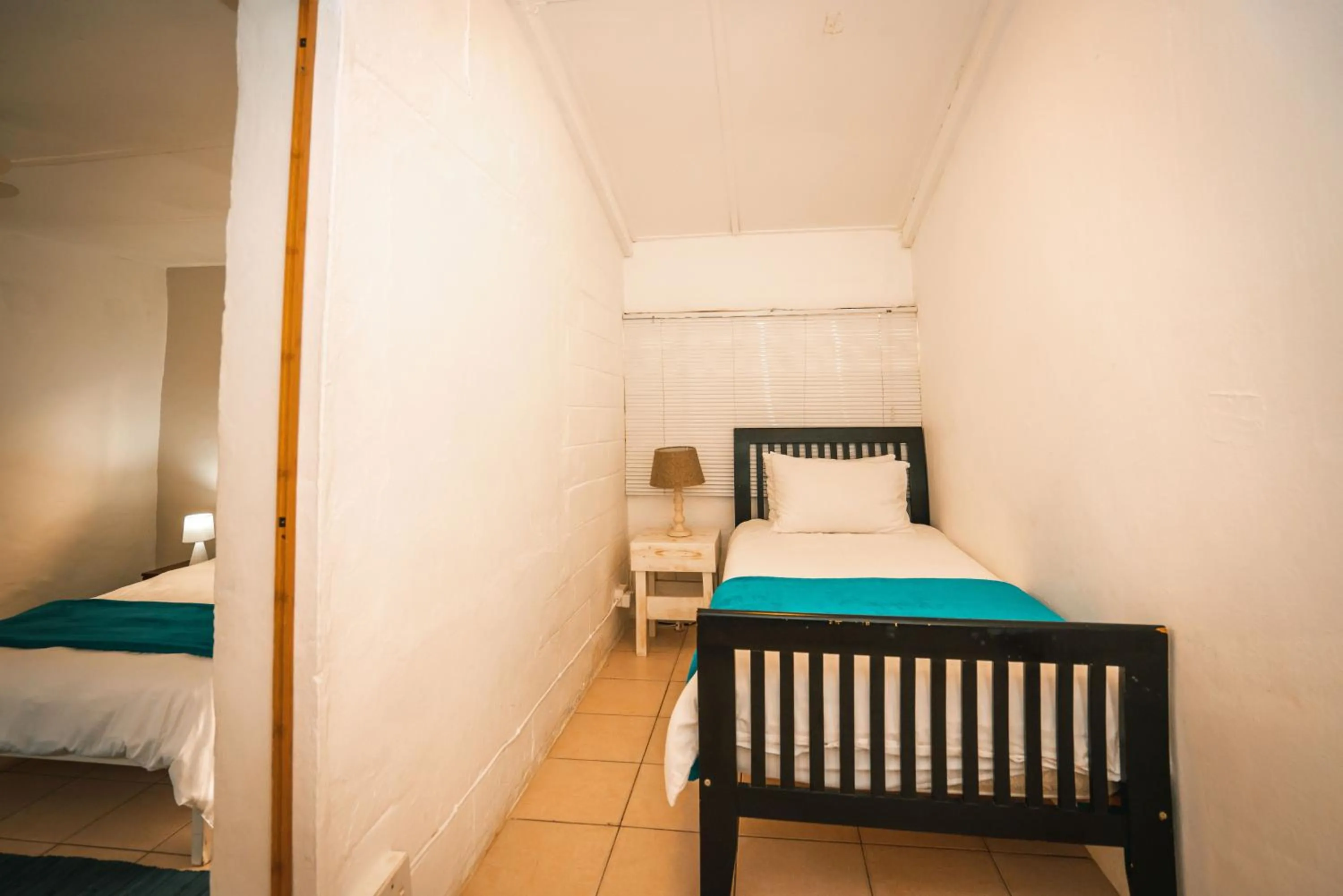 Bedroom, Bed in Surf Motel