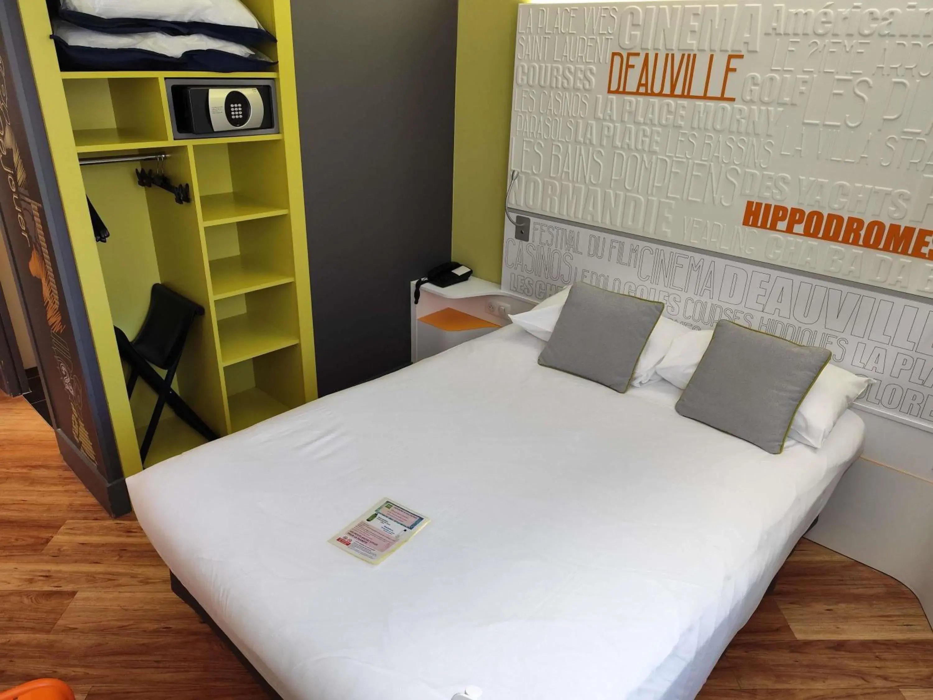 Bedroom, Bed in ibis Styles Deauville Centre Bedroom, Bed in ibis Styles Deauville Centre