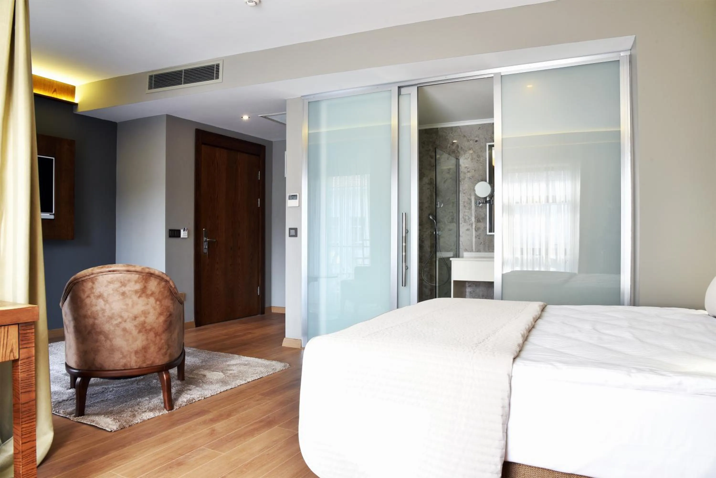 Bed in The Elegant Hotel