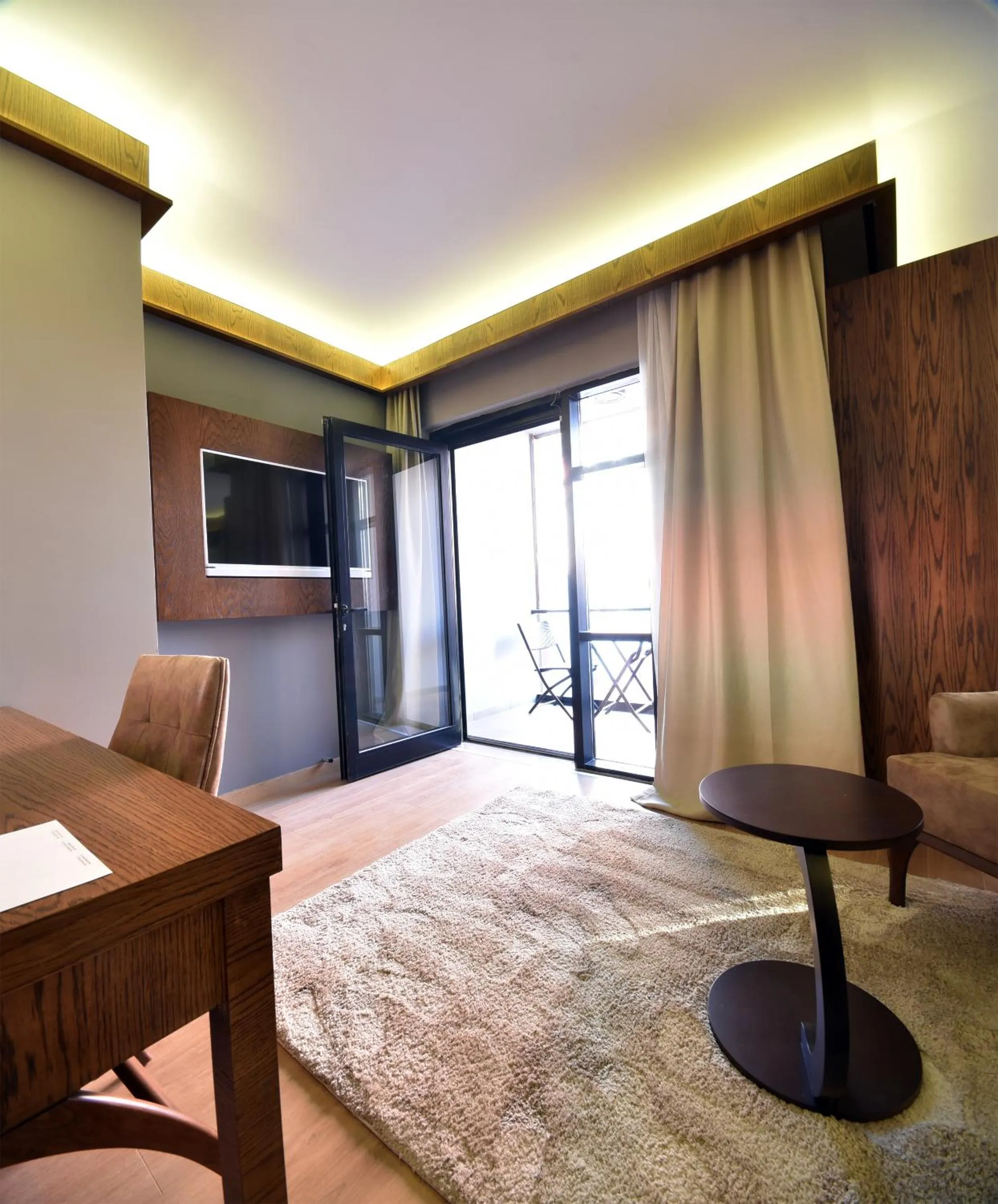 Photo of the whole room in The Elegant Hotel