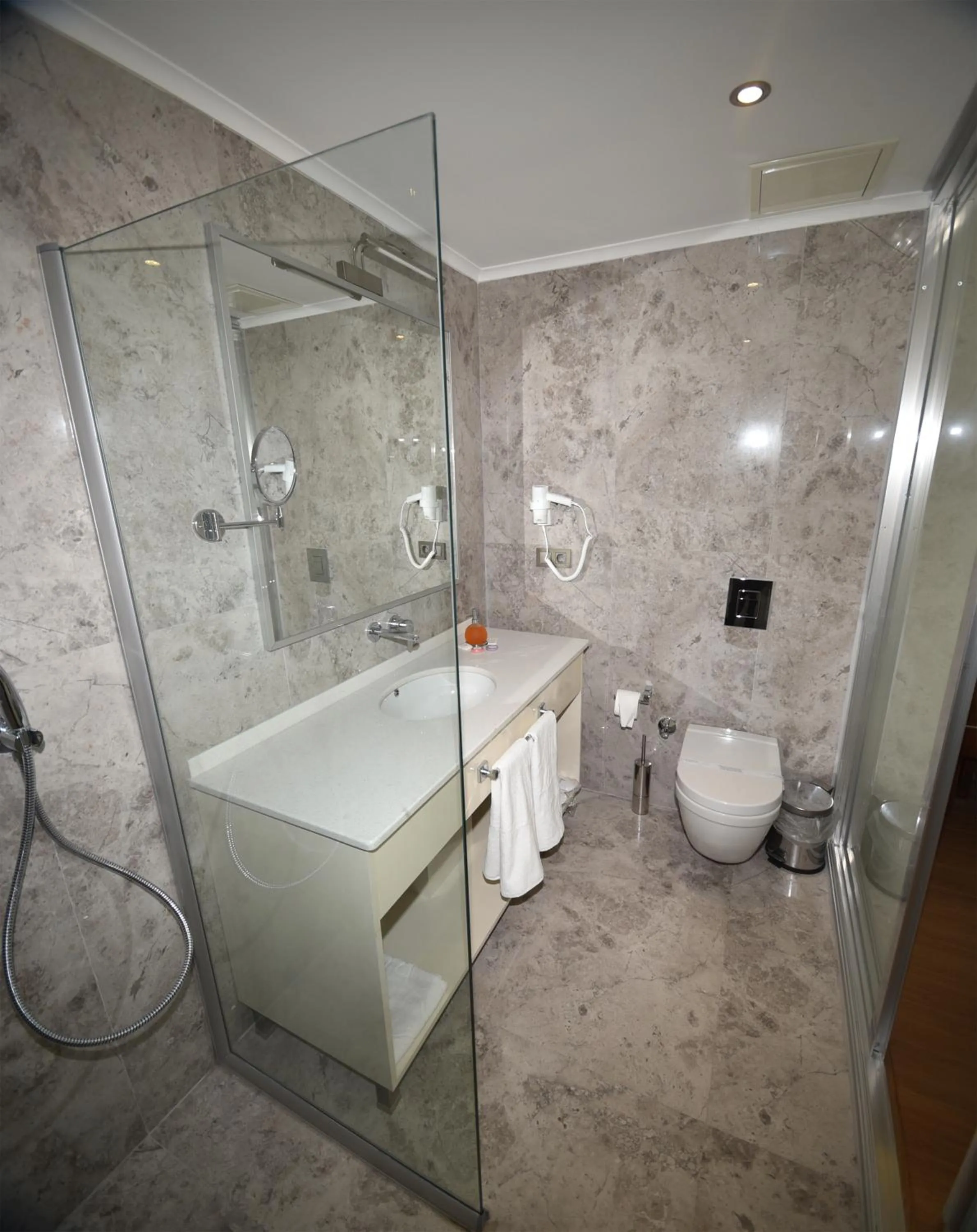 Bathroom in The Elegant Hotel