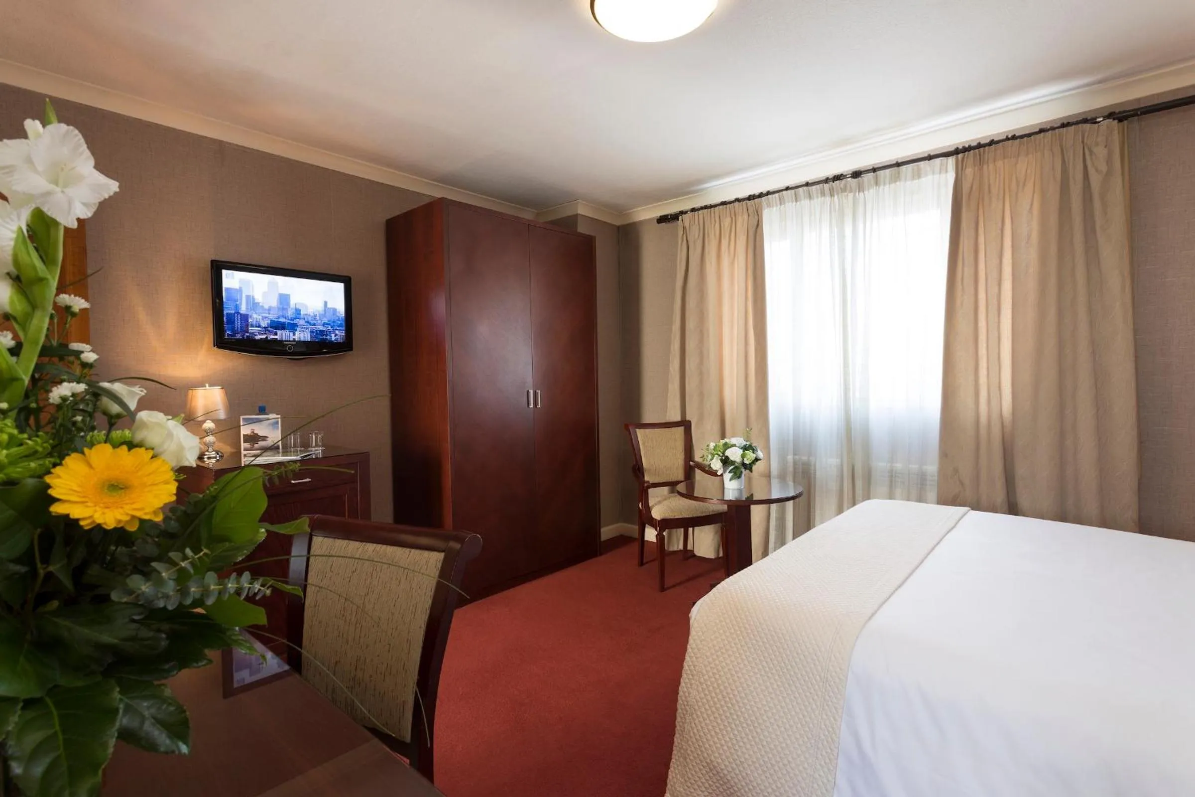 Bed in The Savoy Jersey