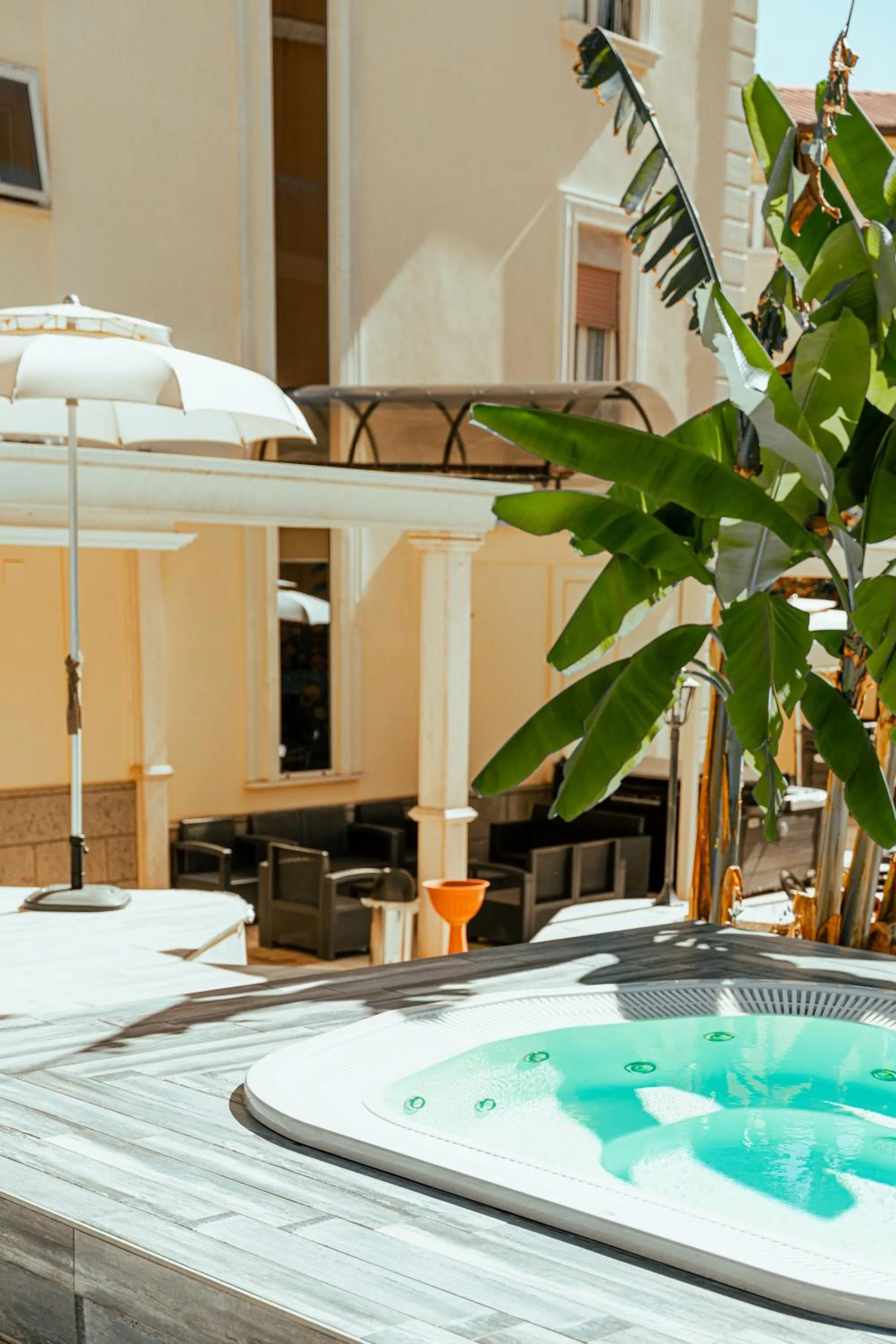 Hot Tub in Hotel Belsito Wellness & Spa