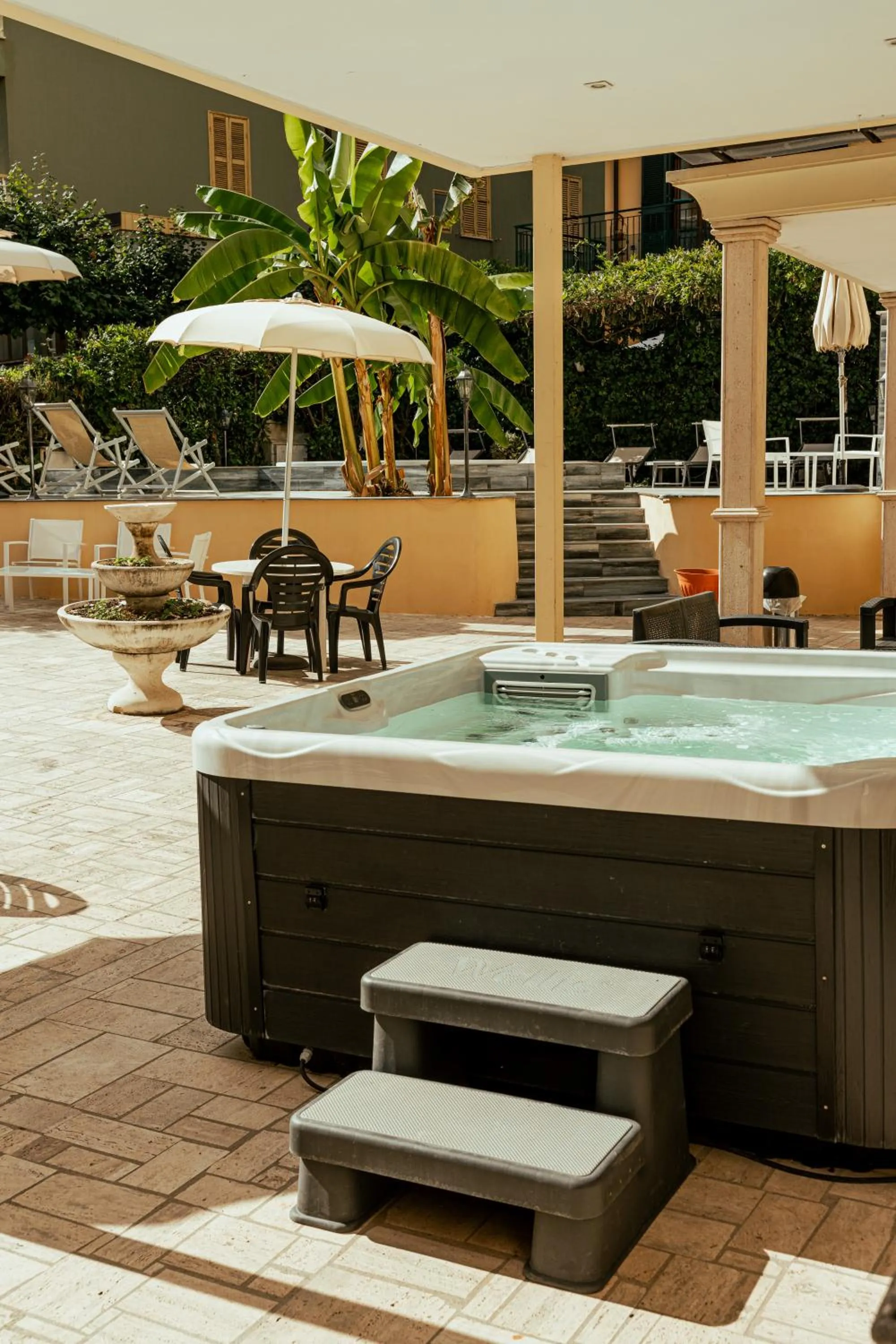 Swimming pool in Hotel Belsito Wellness & Spa