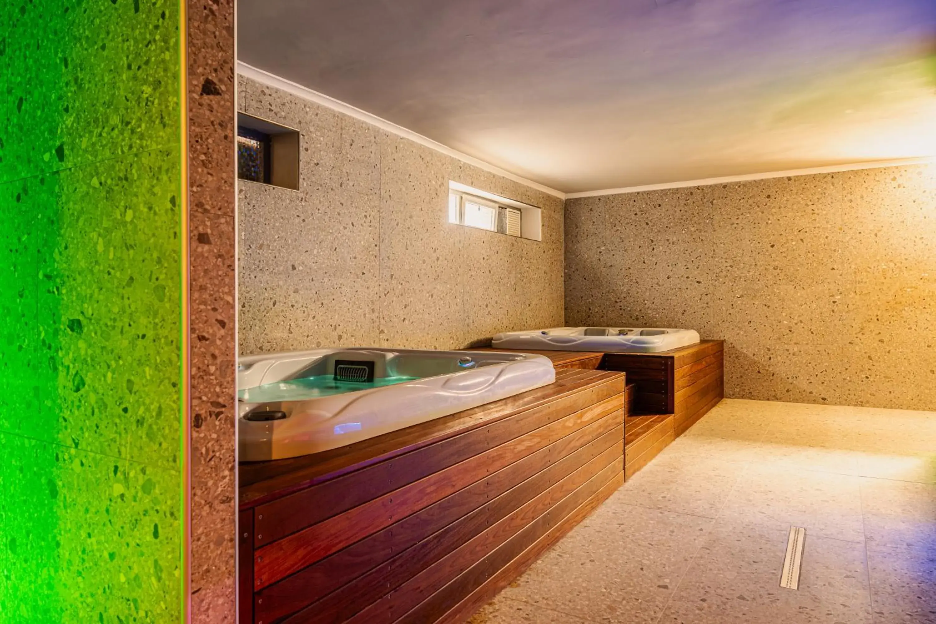 Hot Tub, Bed in Hotel Belsito Wellness & Spa Hot Tub, Bed in Hotel Belsito Wellness & Spa