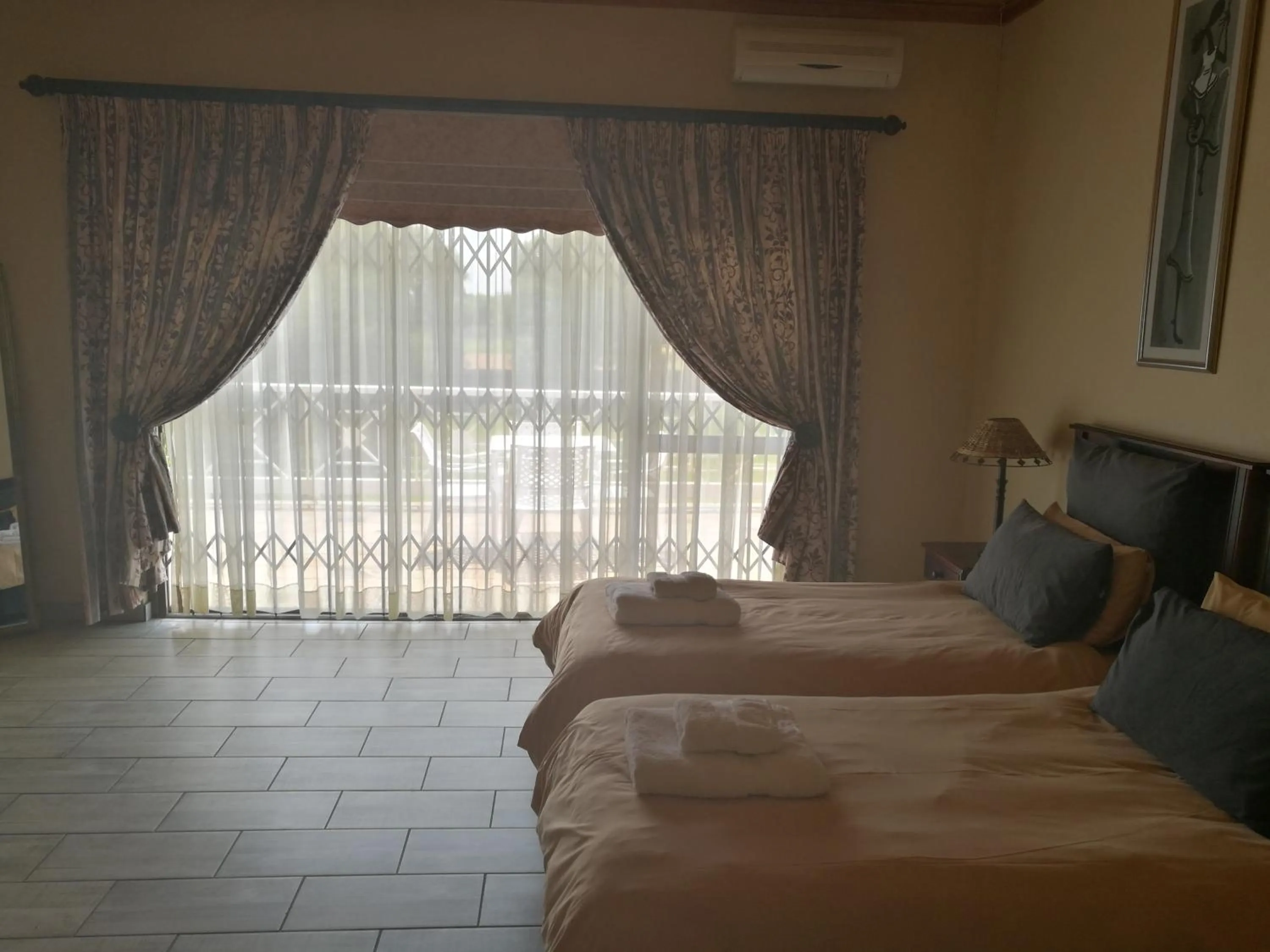 Photo of the whole room, Bed in Krige Lodge B&B