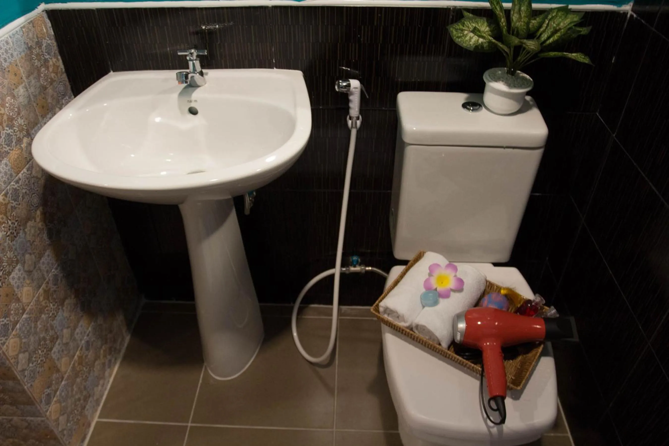 Bathroom in Non Nid Non Noi Design Residence