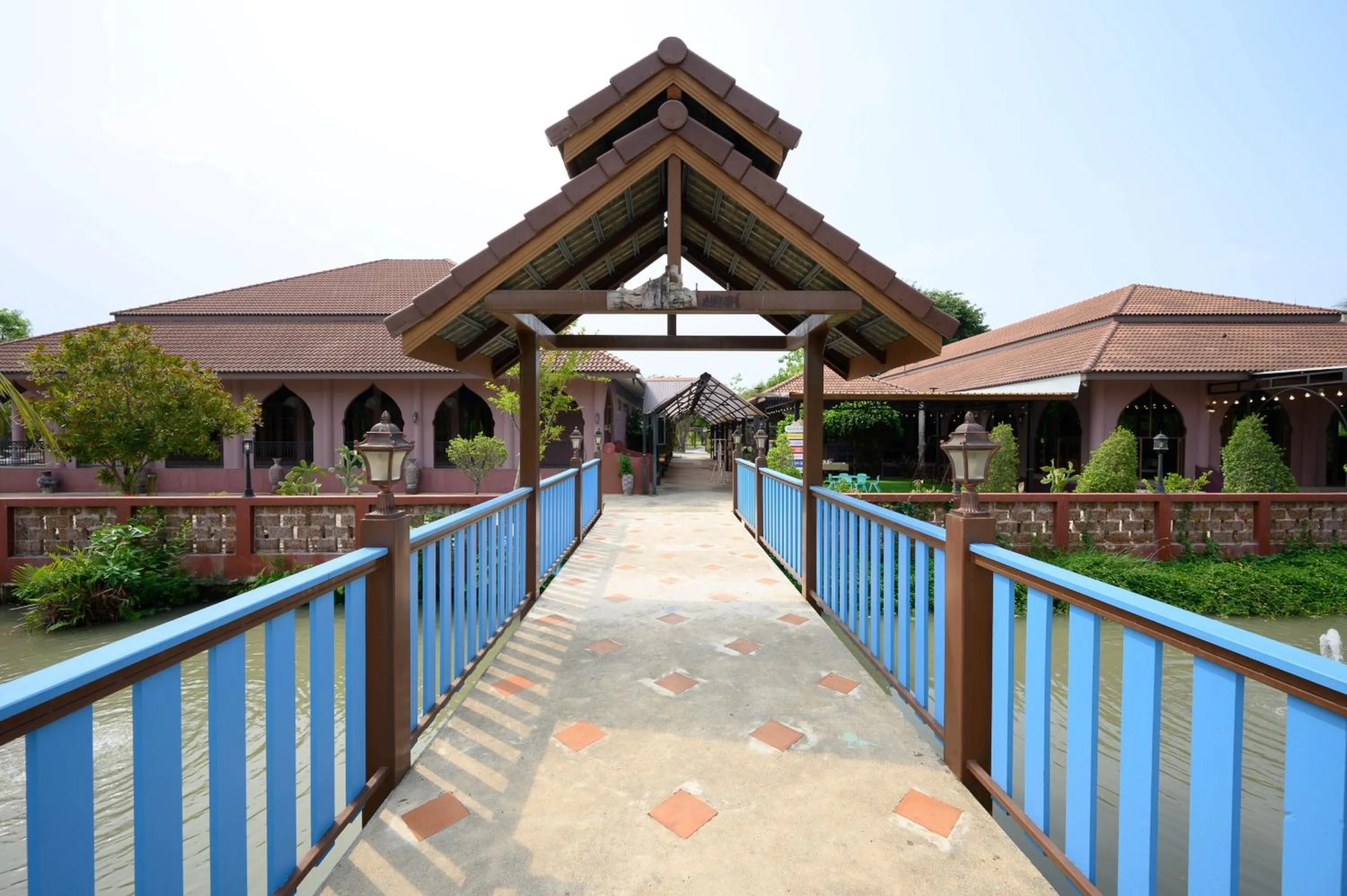 Property building in Busaya Resort & Cuisine