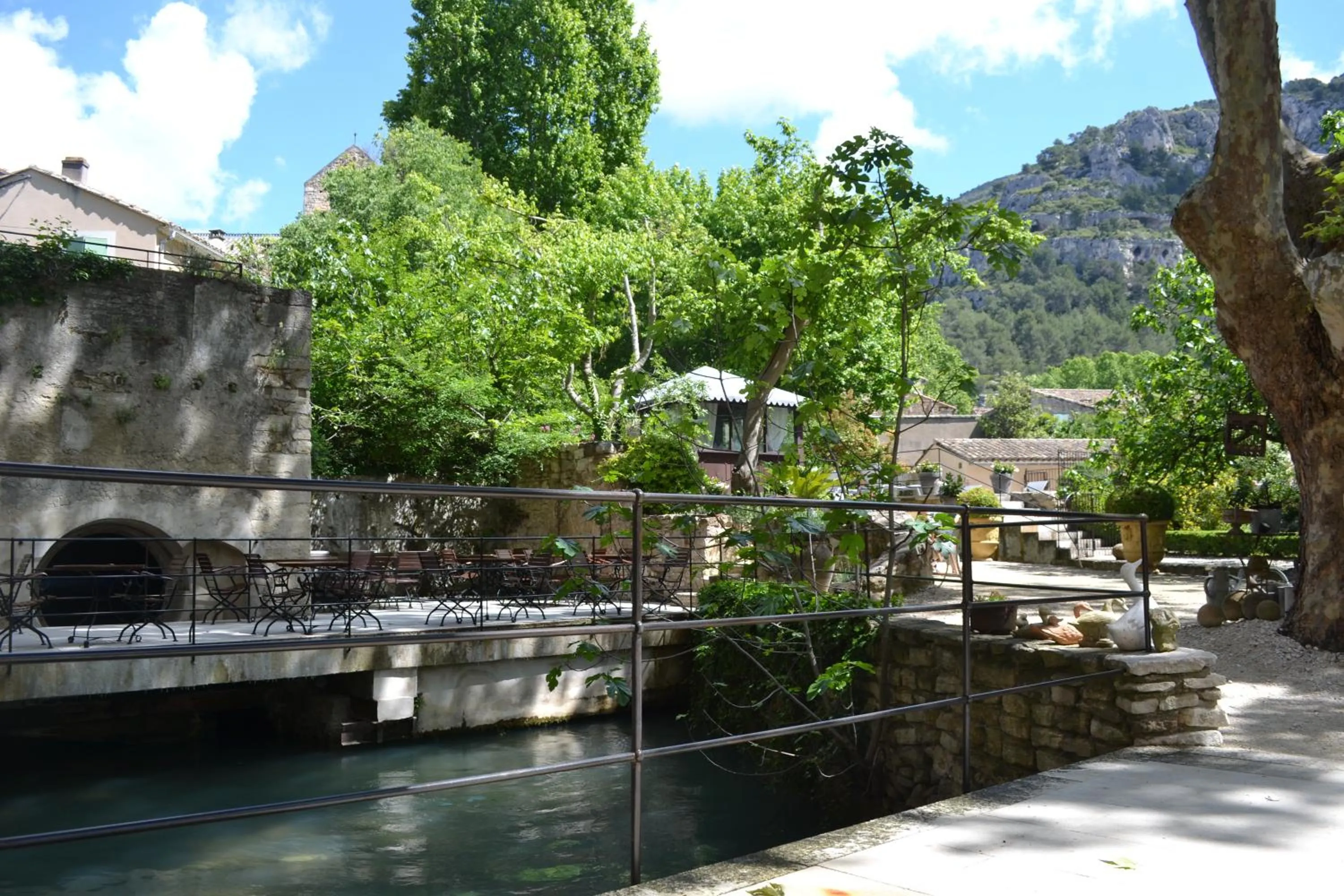 Area and facilities in Hotel du Poète