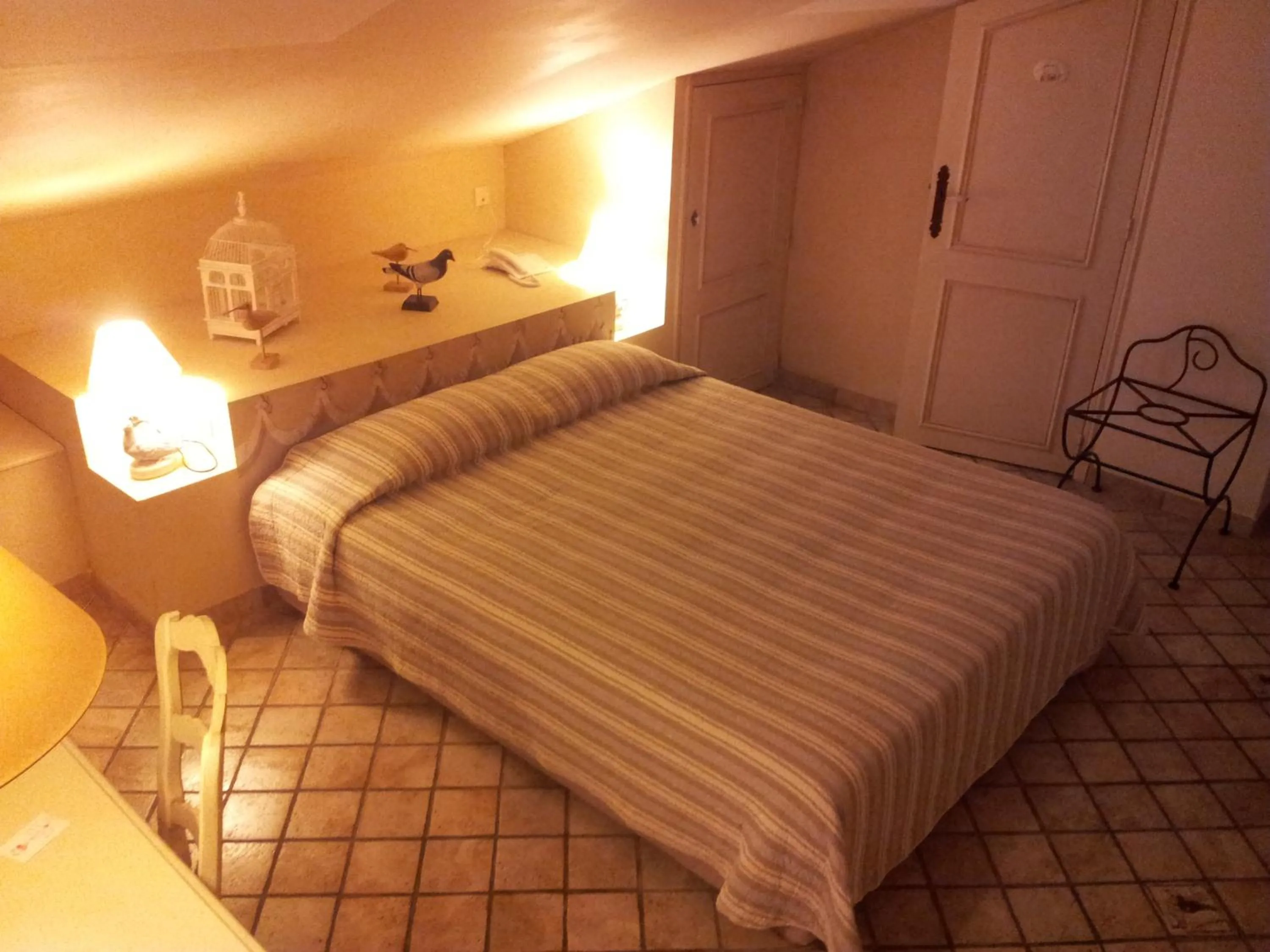 Photo of the whole room, Bed in Hotel du Poète