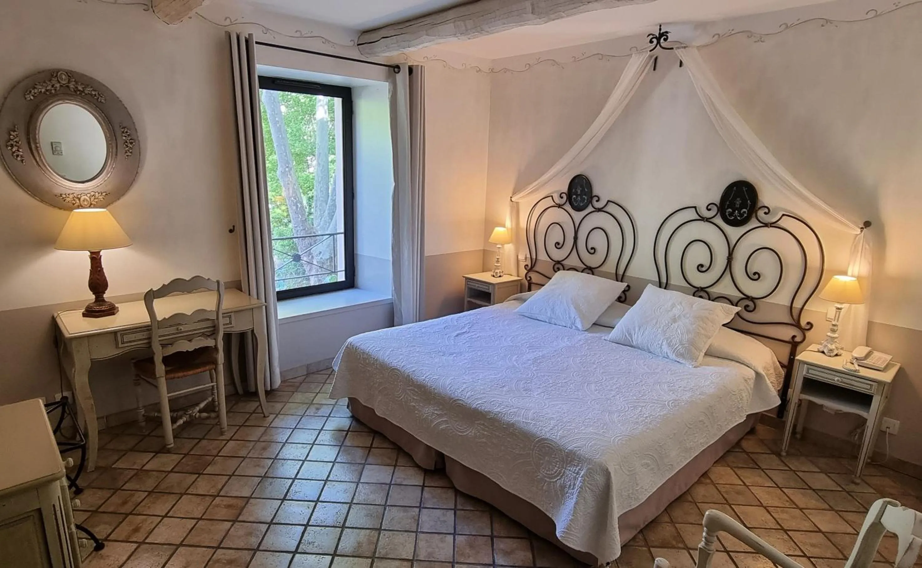 Photo of the whole room, Bed in Hotel du Poète