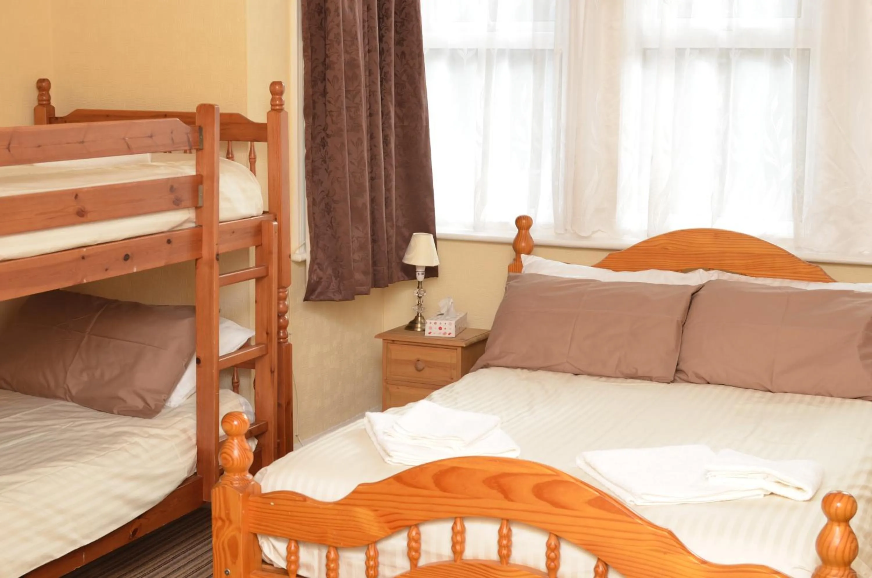 Bed in Chandos Premier Folkestone (Channel Tunnel) Hotel