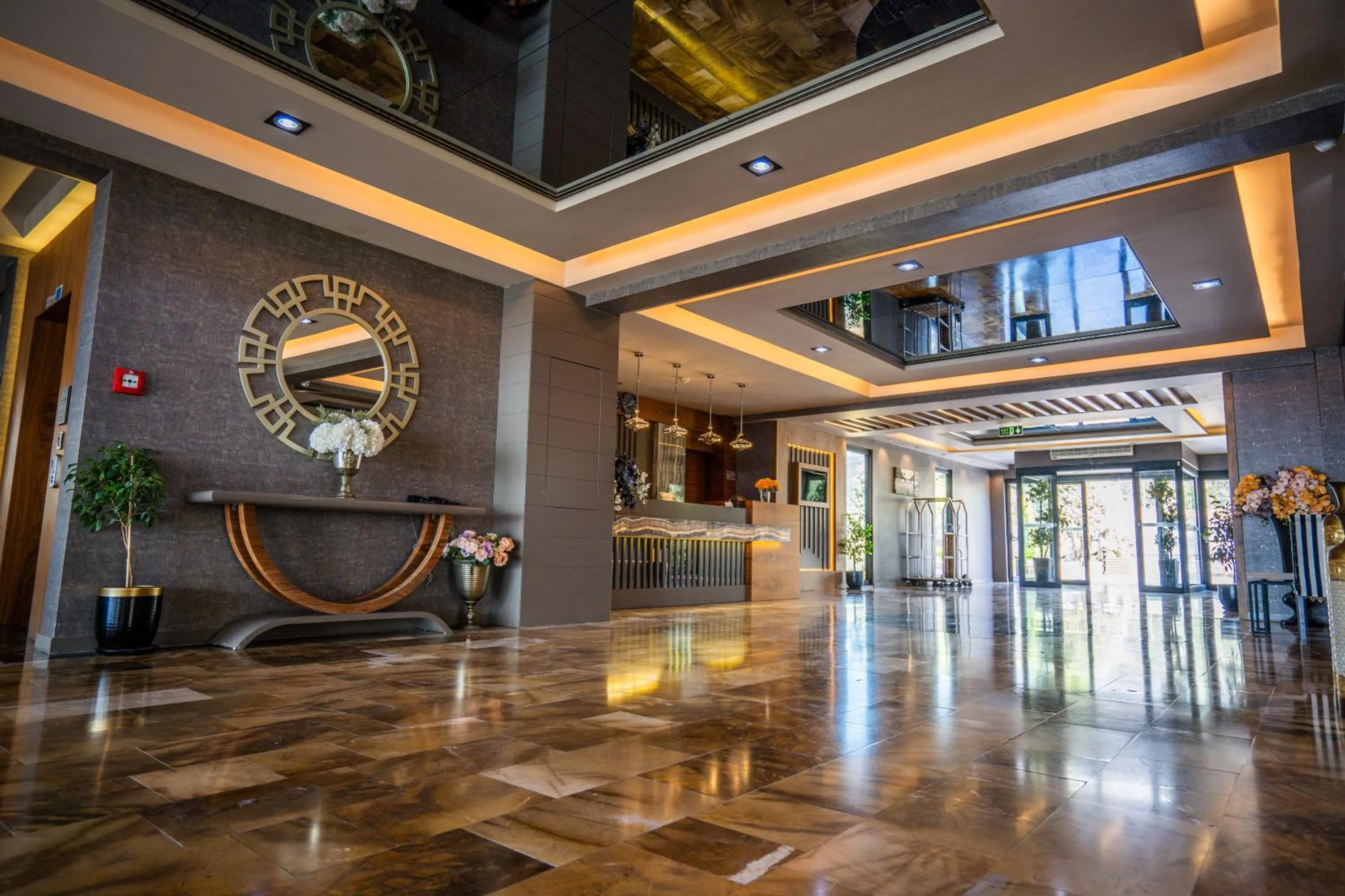 Lobby or reception in Hierapark Thermal & SPA Hotel