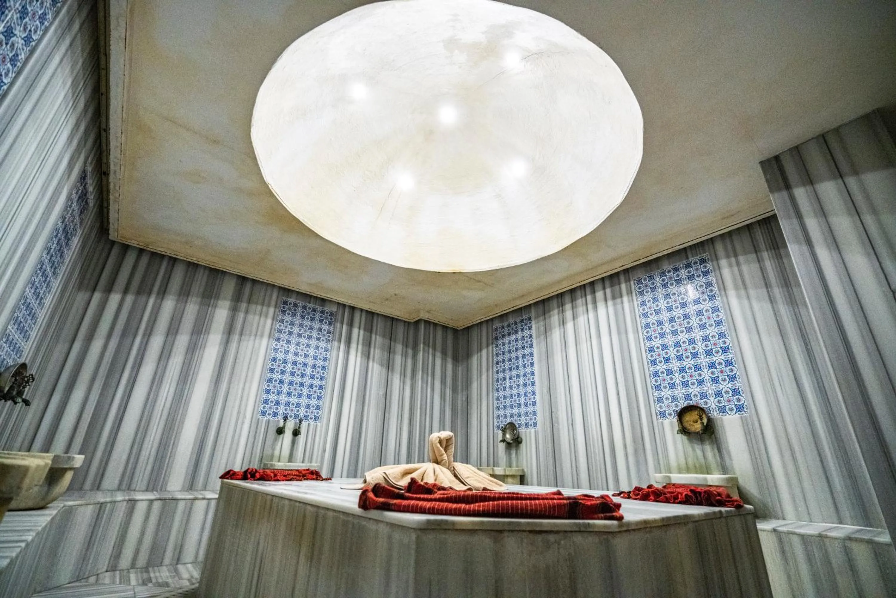 Public Bath in Hierapark Thermal & SPA Hotel
