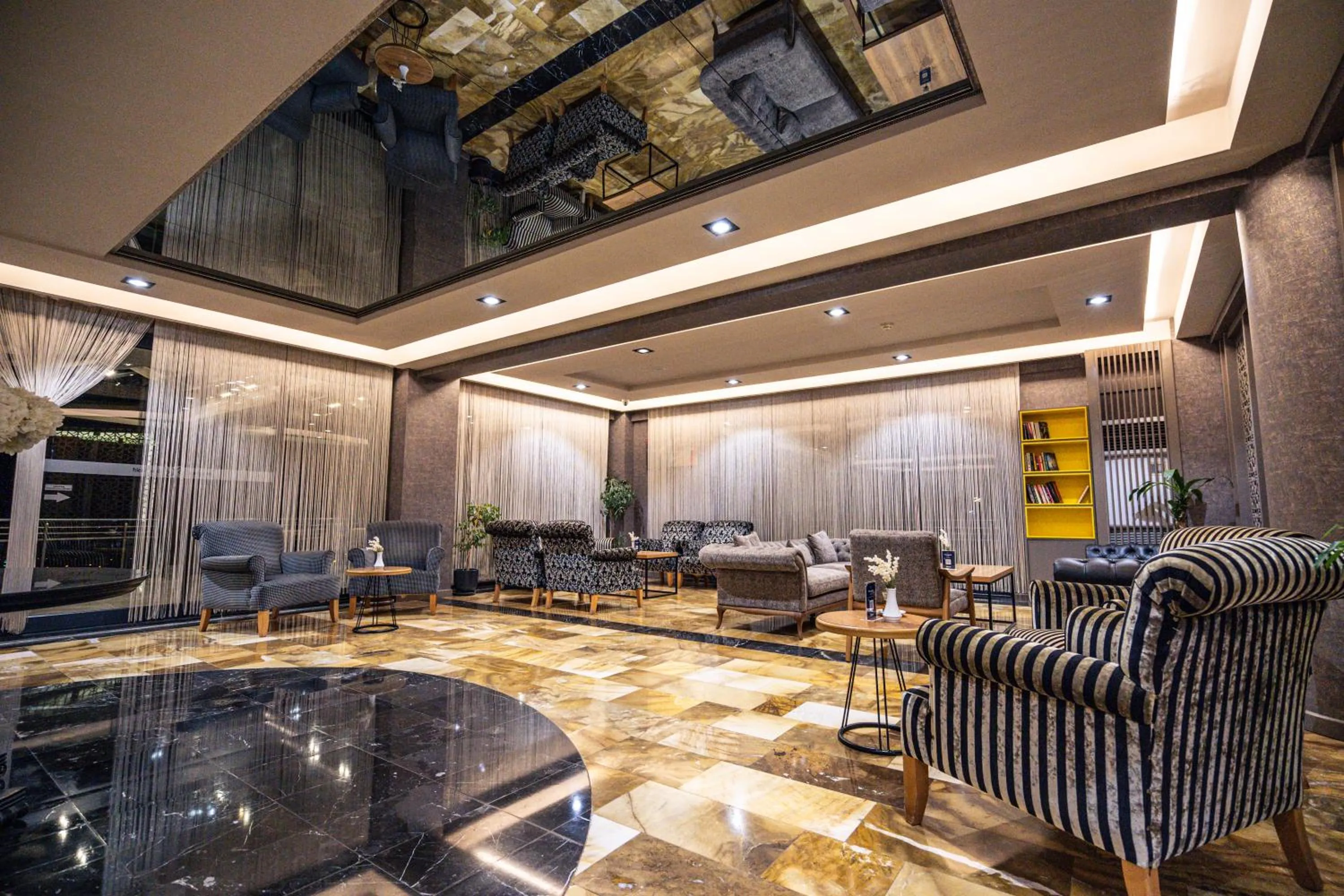 Lobby or reception in Hierapark Thermal & SPA Hotel