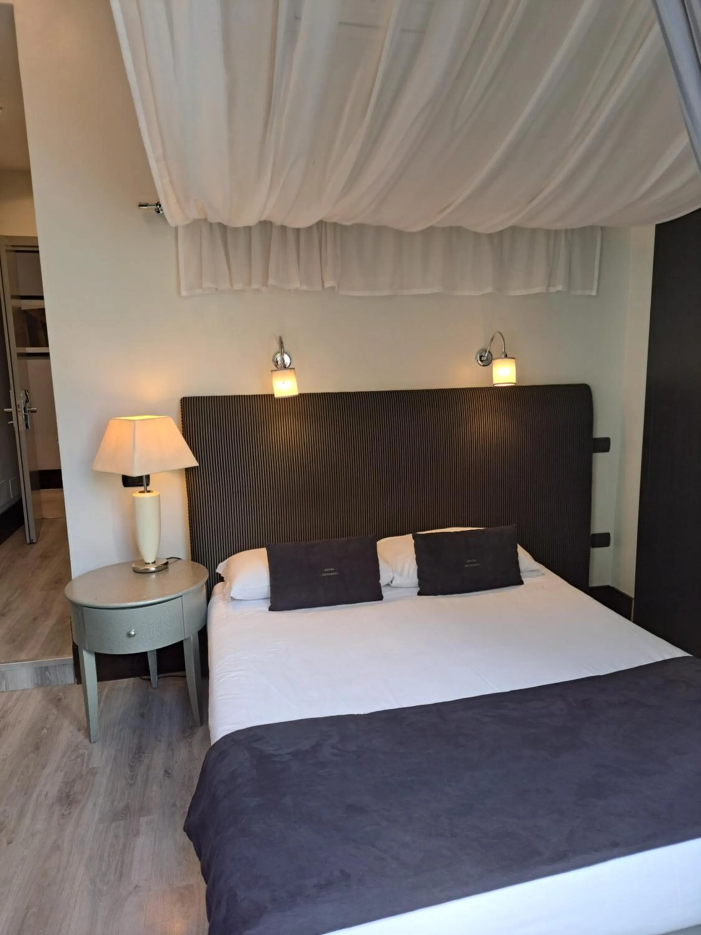 Bed in Hotel Giuggioli