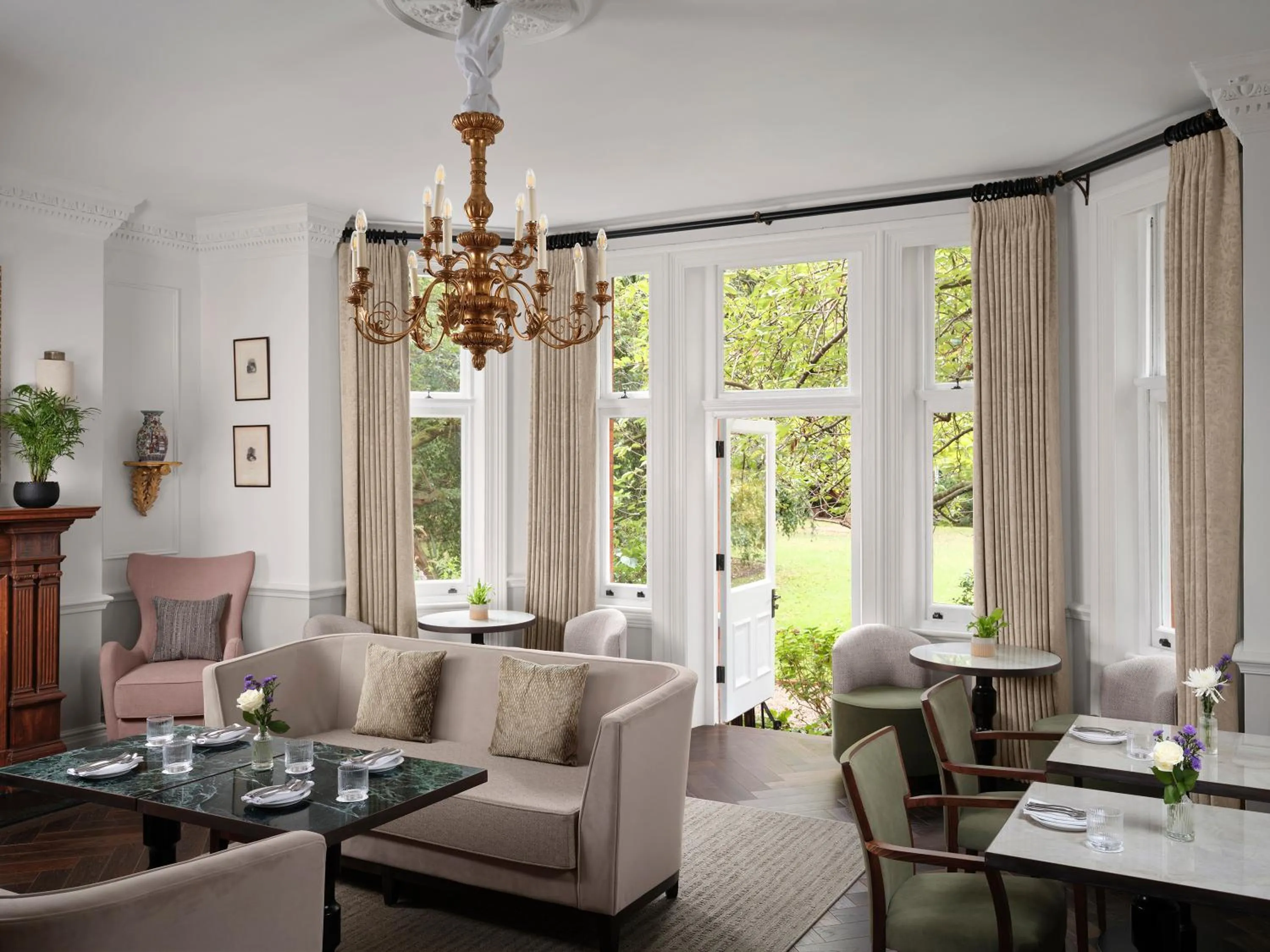 Living room in The Chelsea Townhouse by Iconic Luxury Hotels