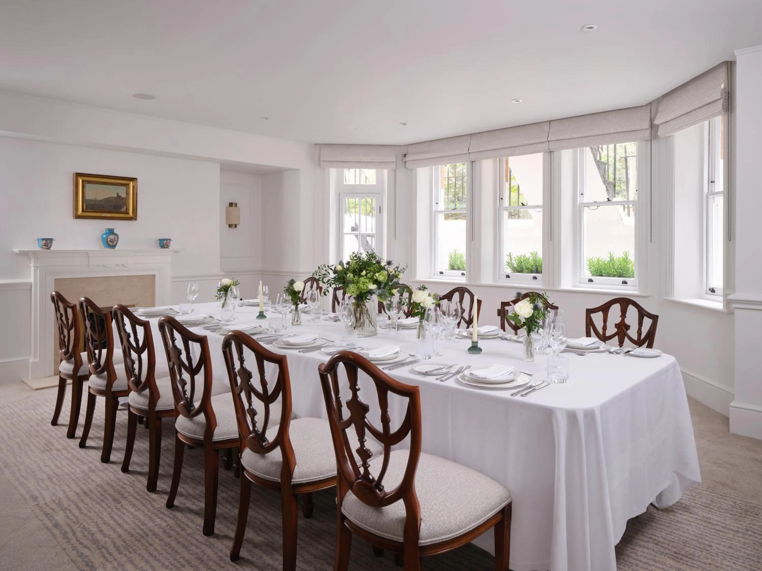 Food and drinks in The Chelsea Townhouse by Iconic Luxury Hotels