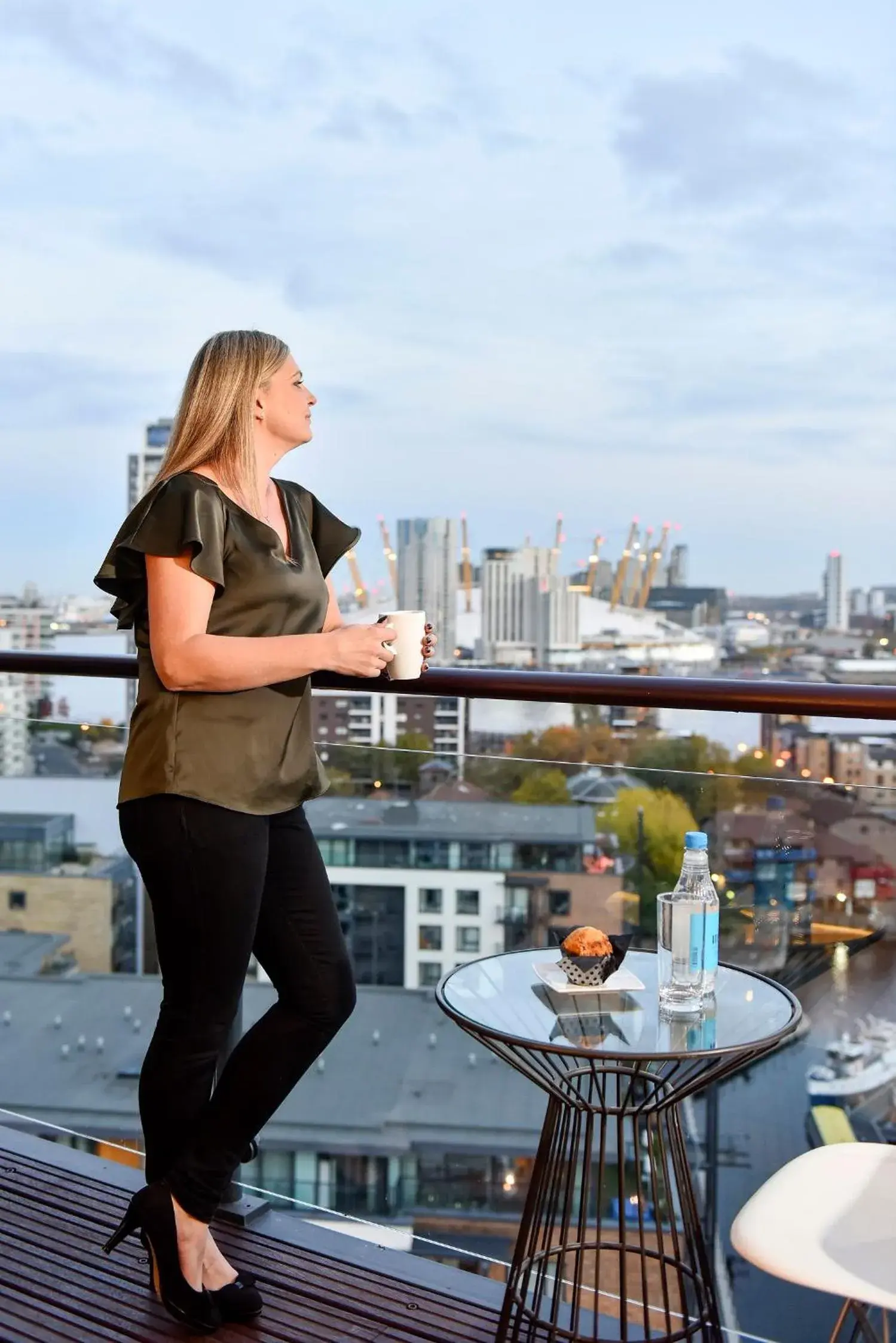 River view in Fraser Place Canary Wharf River view in Fraser Place Canary Wharf