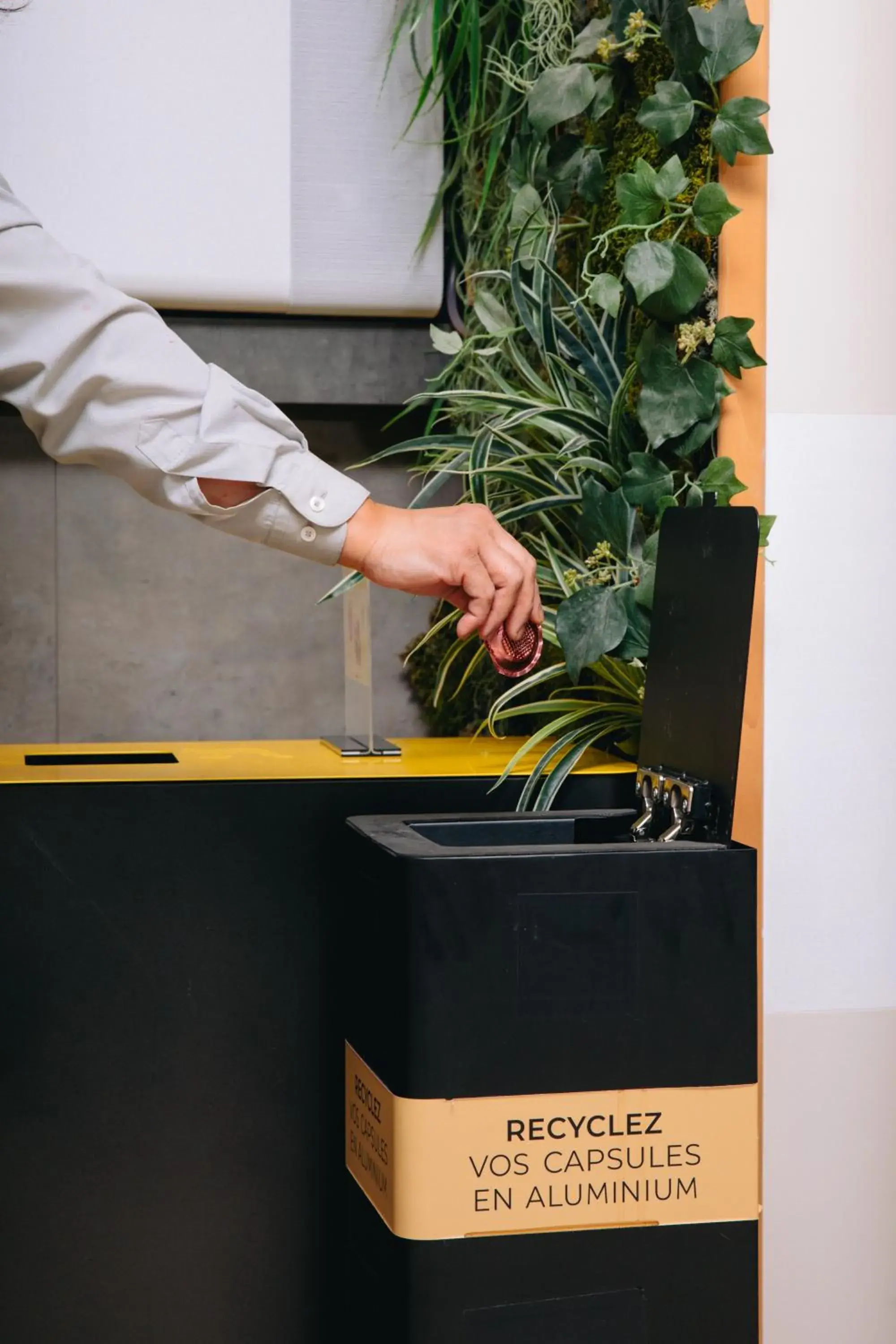 Lobby or reception in Fraser Suites Paris La Défense Lobby or reception in Fraser Suites Paris La Défense