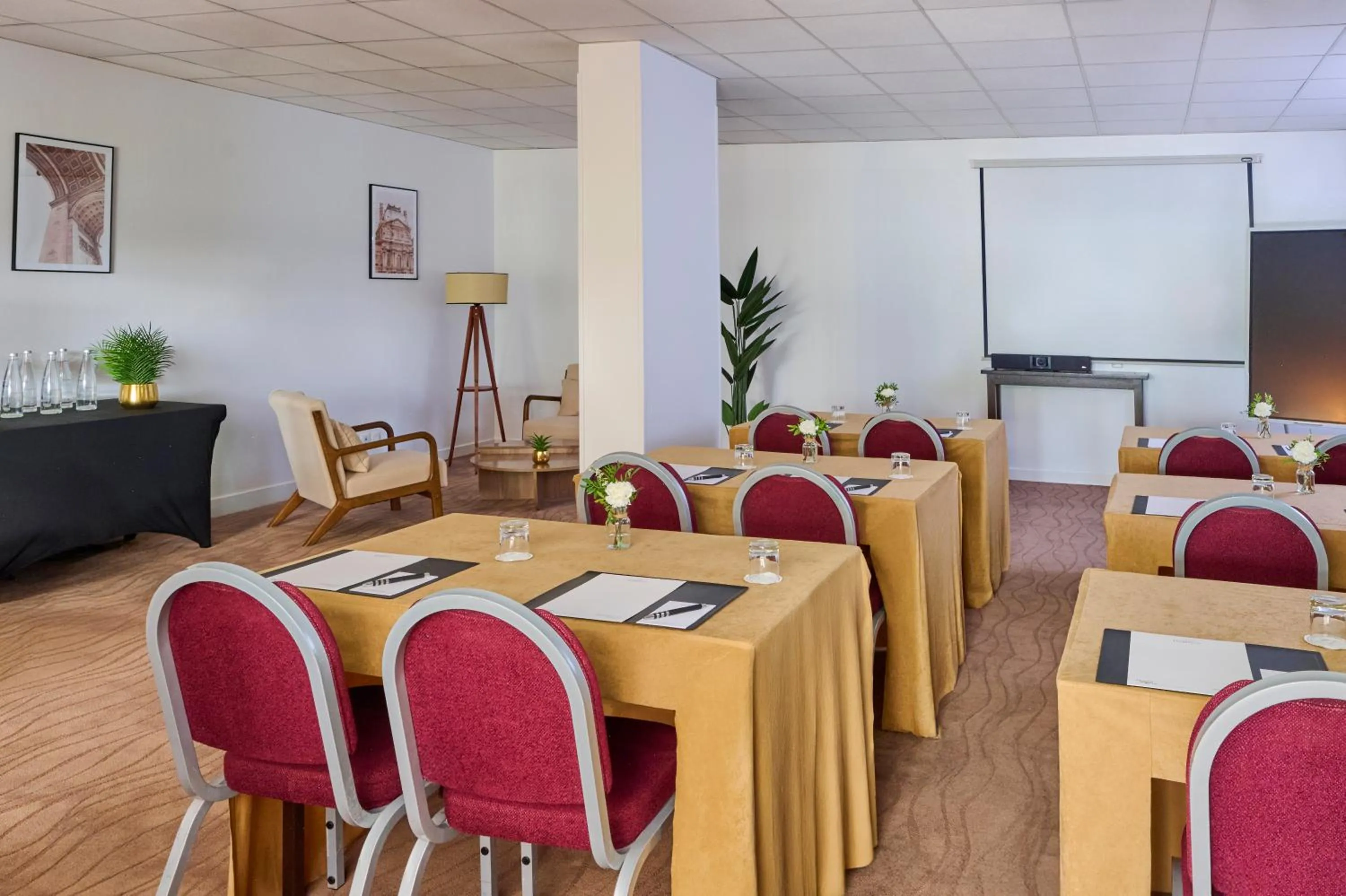 Meeting/conference room in Fraser Suites Paris La Défense