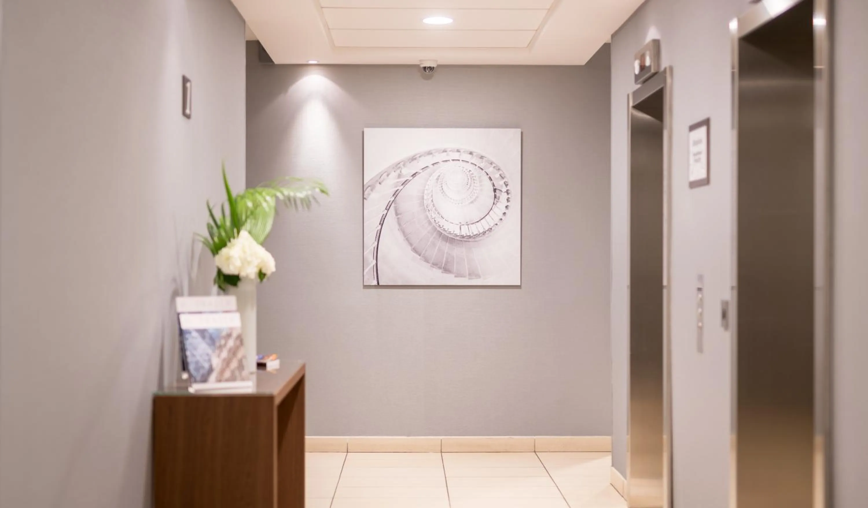 Area and facilities in Fraser Suites Paris La Défense