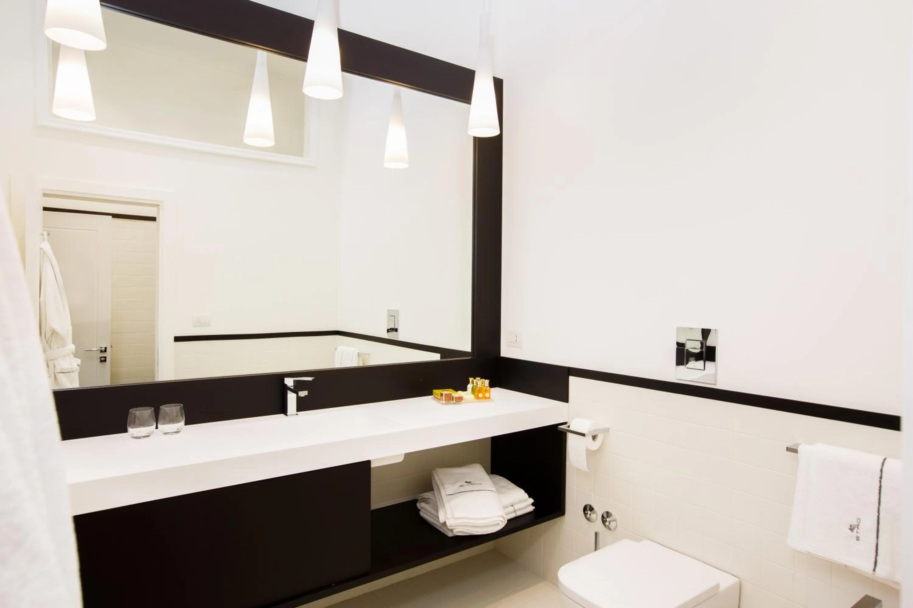 Bathroom in NAP Luxury Guest House Bovio