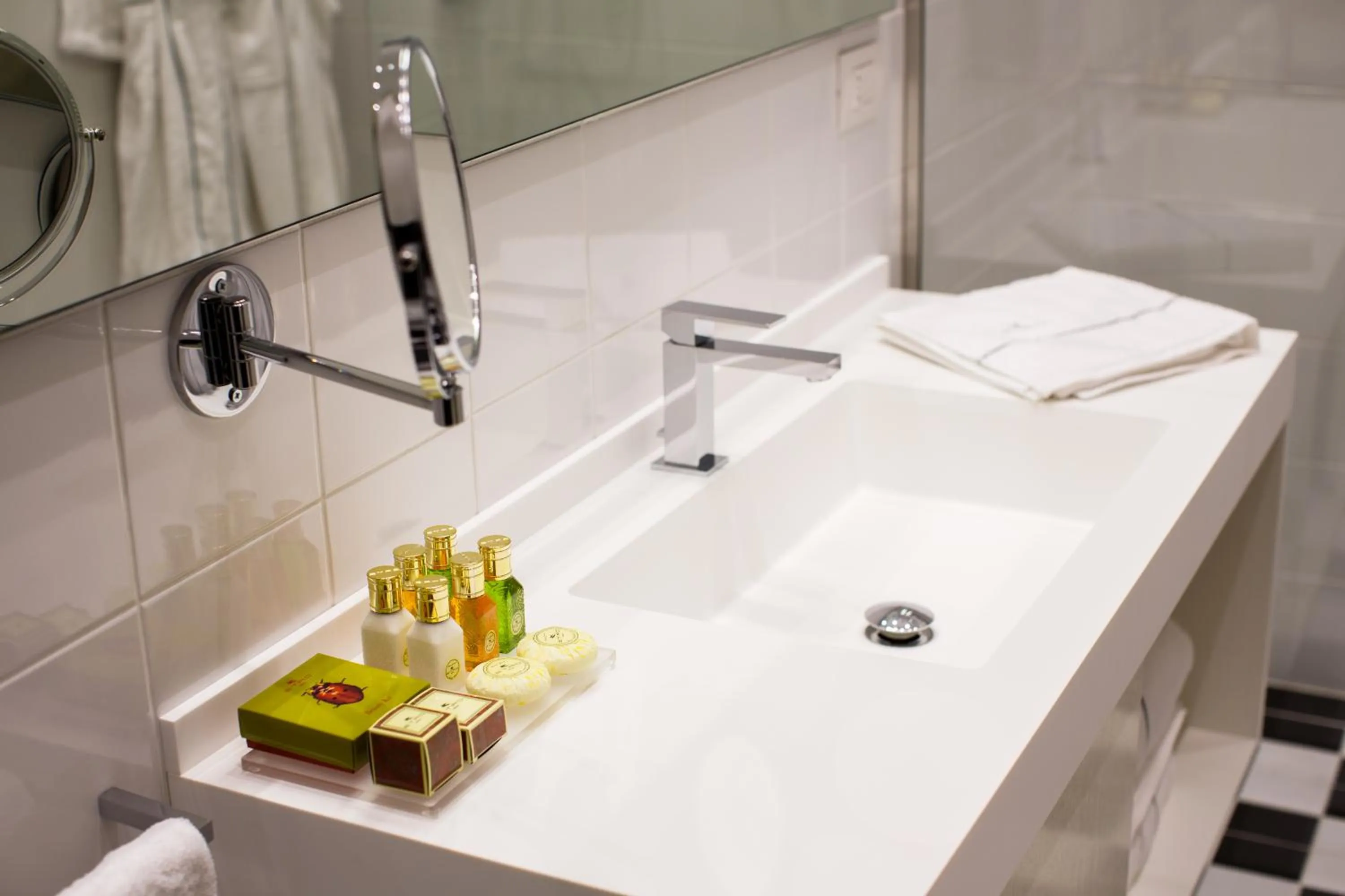 Bathroom in NAP Luxury Guest House Bovio