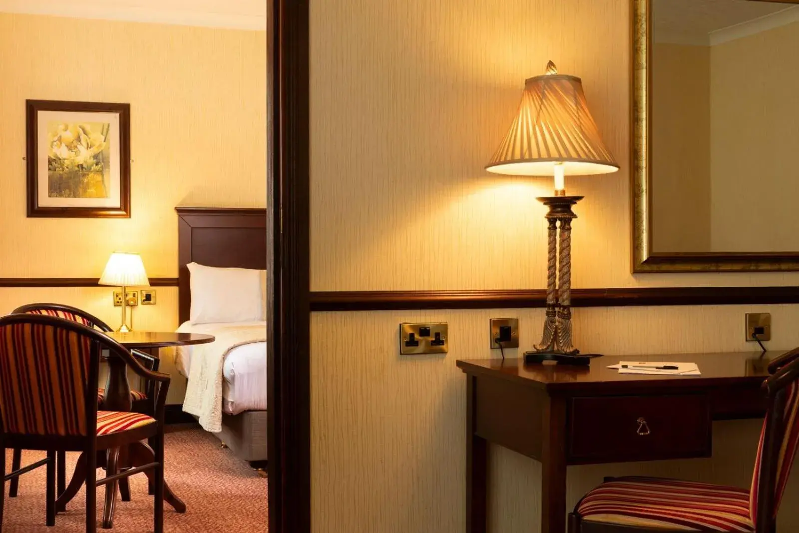 Bedroom in Seven Oaks Hotel Bedroom in Seven Oaks Hotel