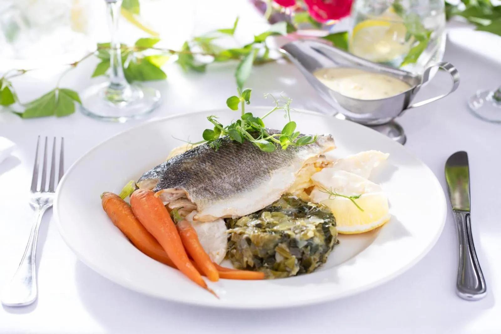 Food in Seven Oaks Hotel