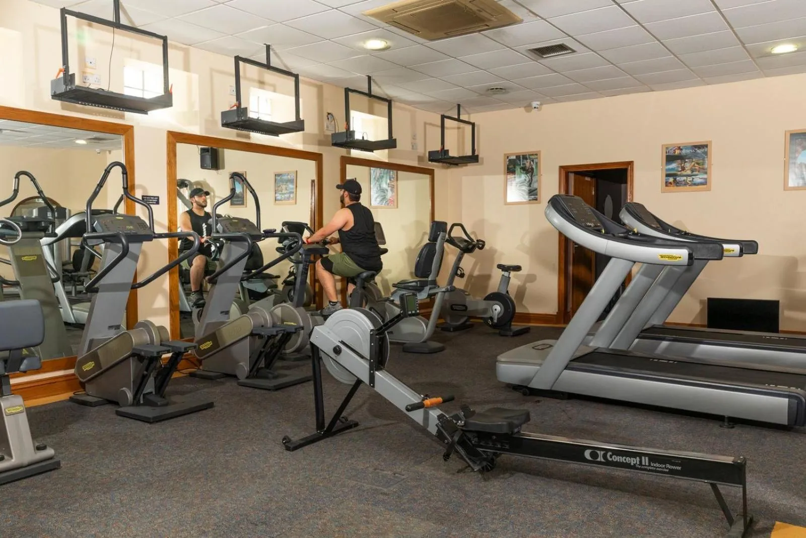 Fitness centre/facilities in Seven Oaks Hotel