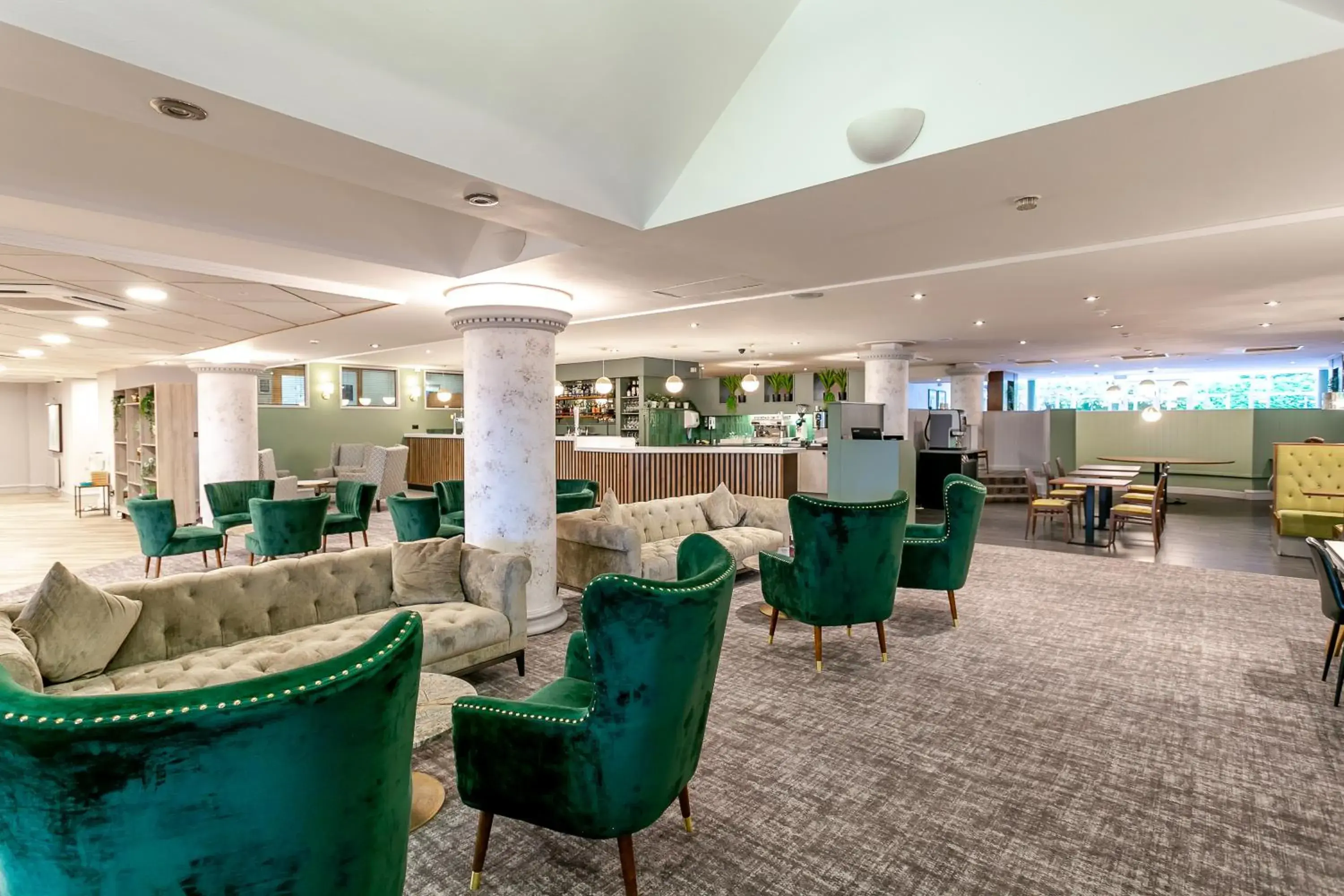 Lounge or bar in Cedar Court Hotel Huddersfield Lounge or bar in Cedar Court Hotel Huddersfield