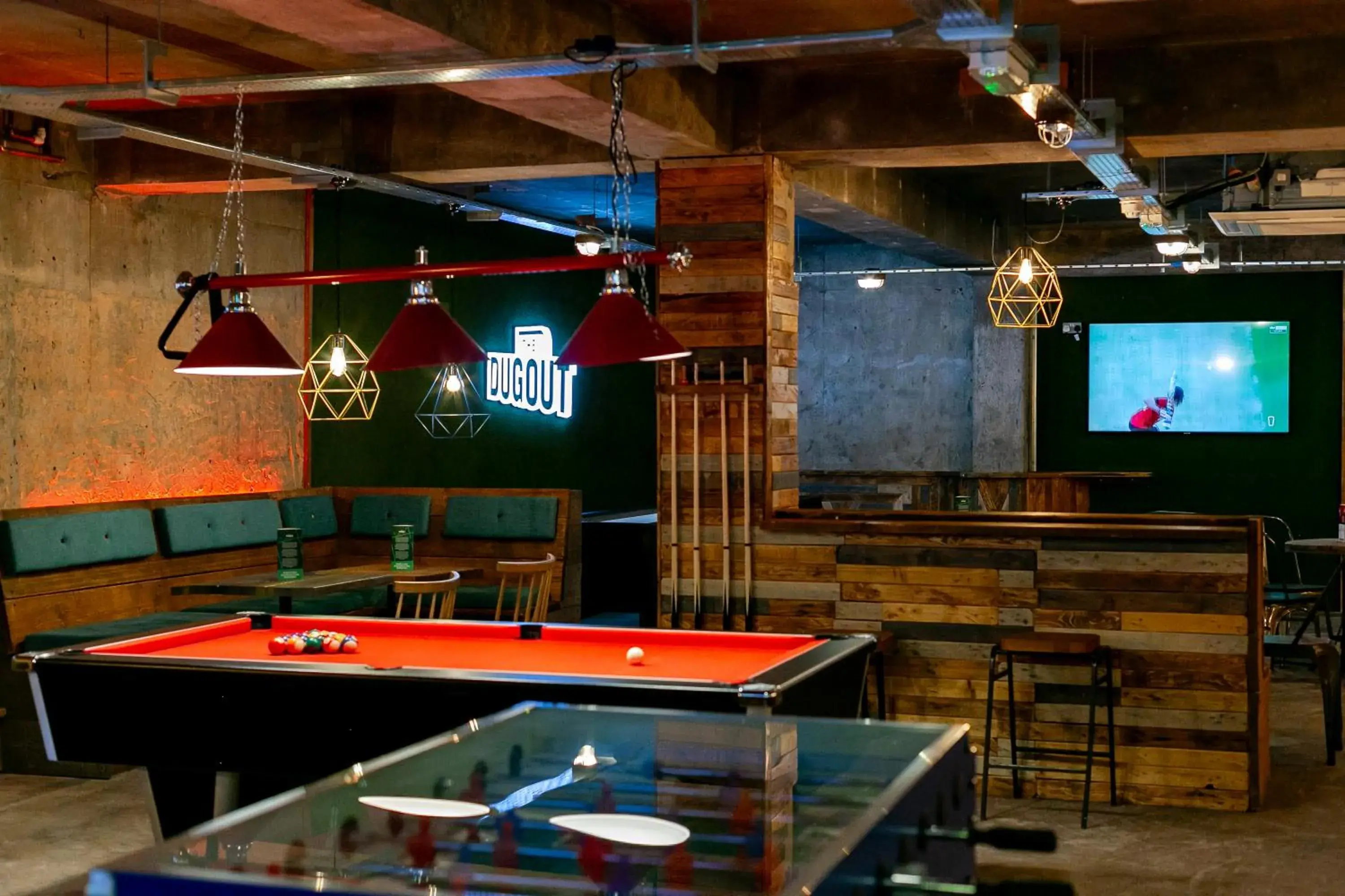 Lounge or bar in Cedar Court Hotel Huddersfield Lounge or bar in Cedar Court Hotel Huddersfield