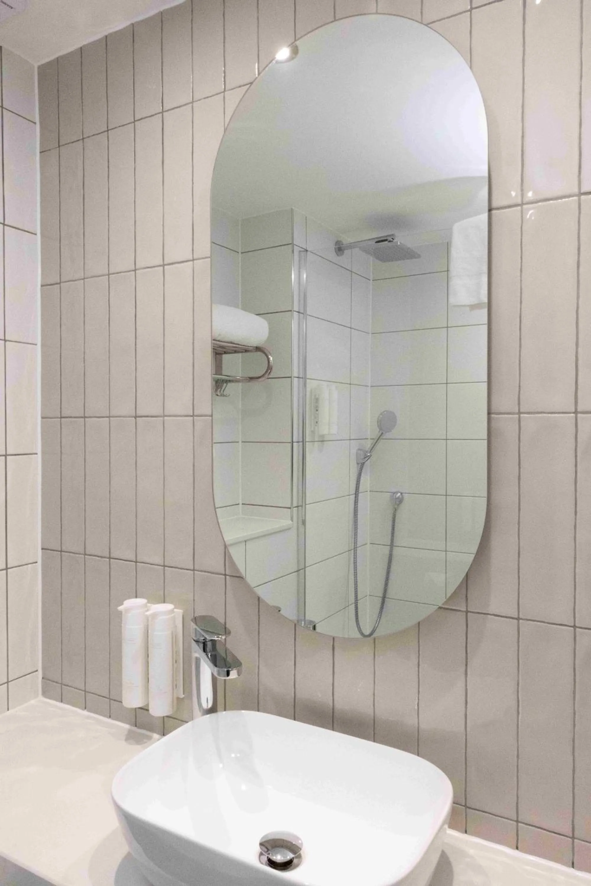 Bathroom in Cedar Court Hotel Huddersfield