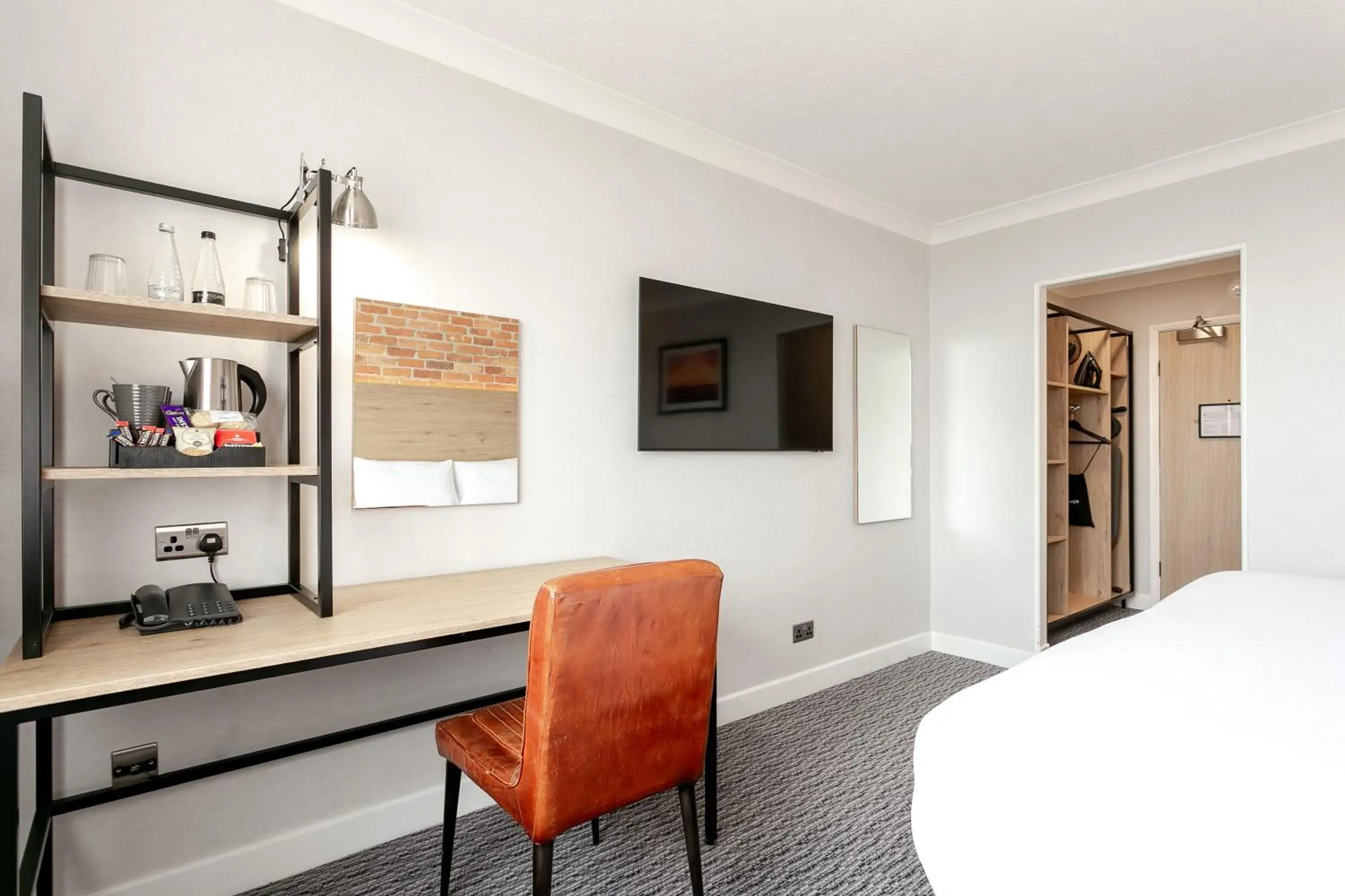 Bedroom, Bed in Cedar Court Hotel Huddersfield Bedroom, Bed in Cedar Court Hotel Huddersfield