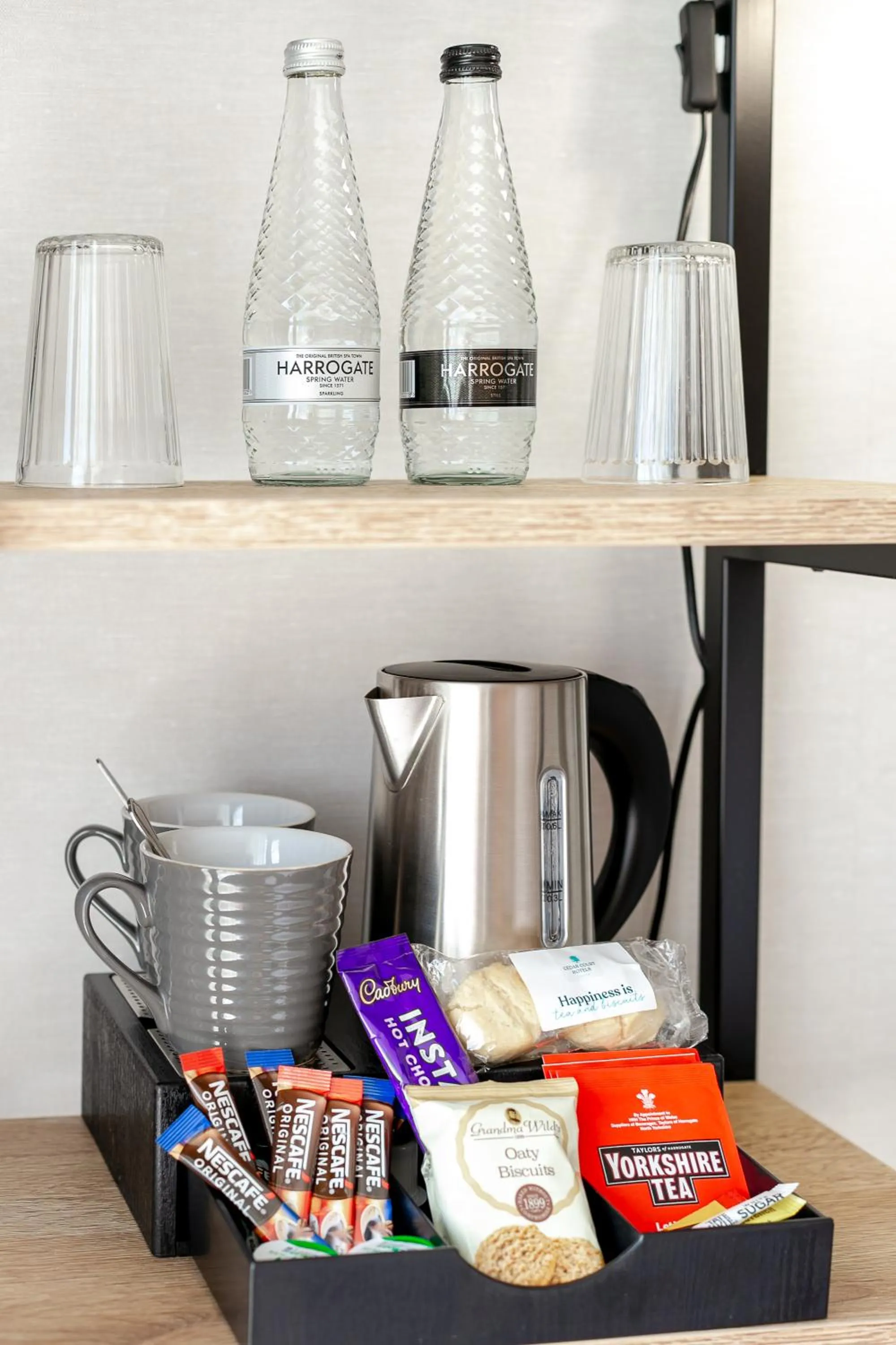 Coffee/tea facilities in Cedar Court Hotel Huddersfield