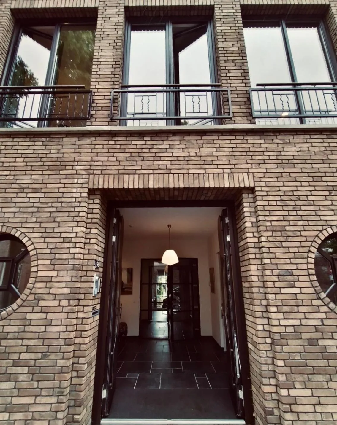 Facade/entrance in Arthouse Dordrecht