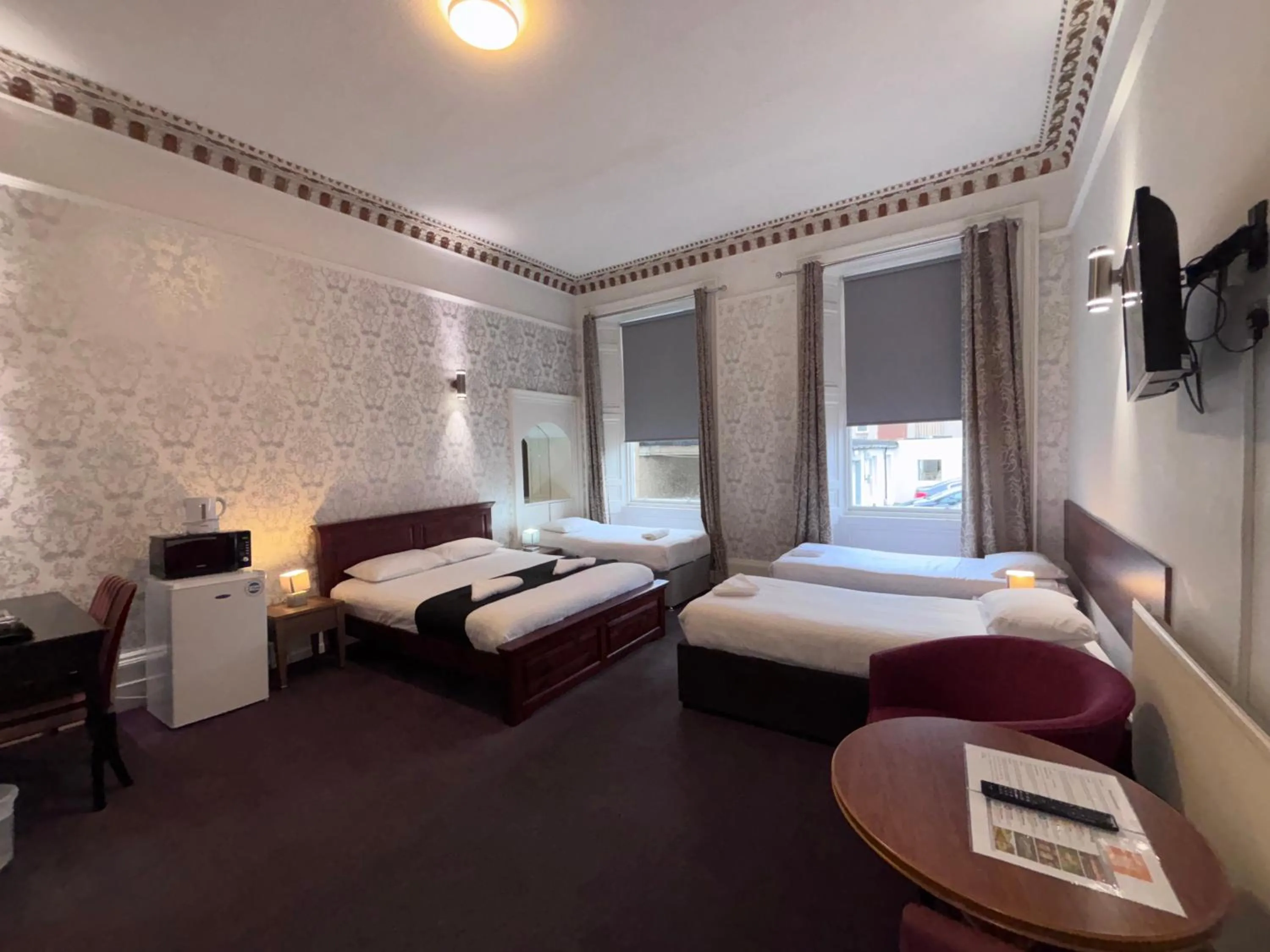 Bedroom, Bed in Park View House