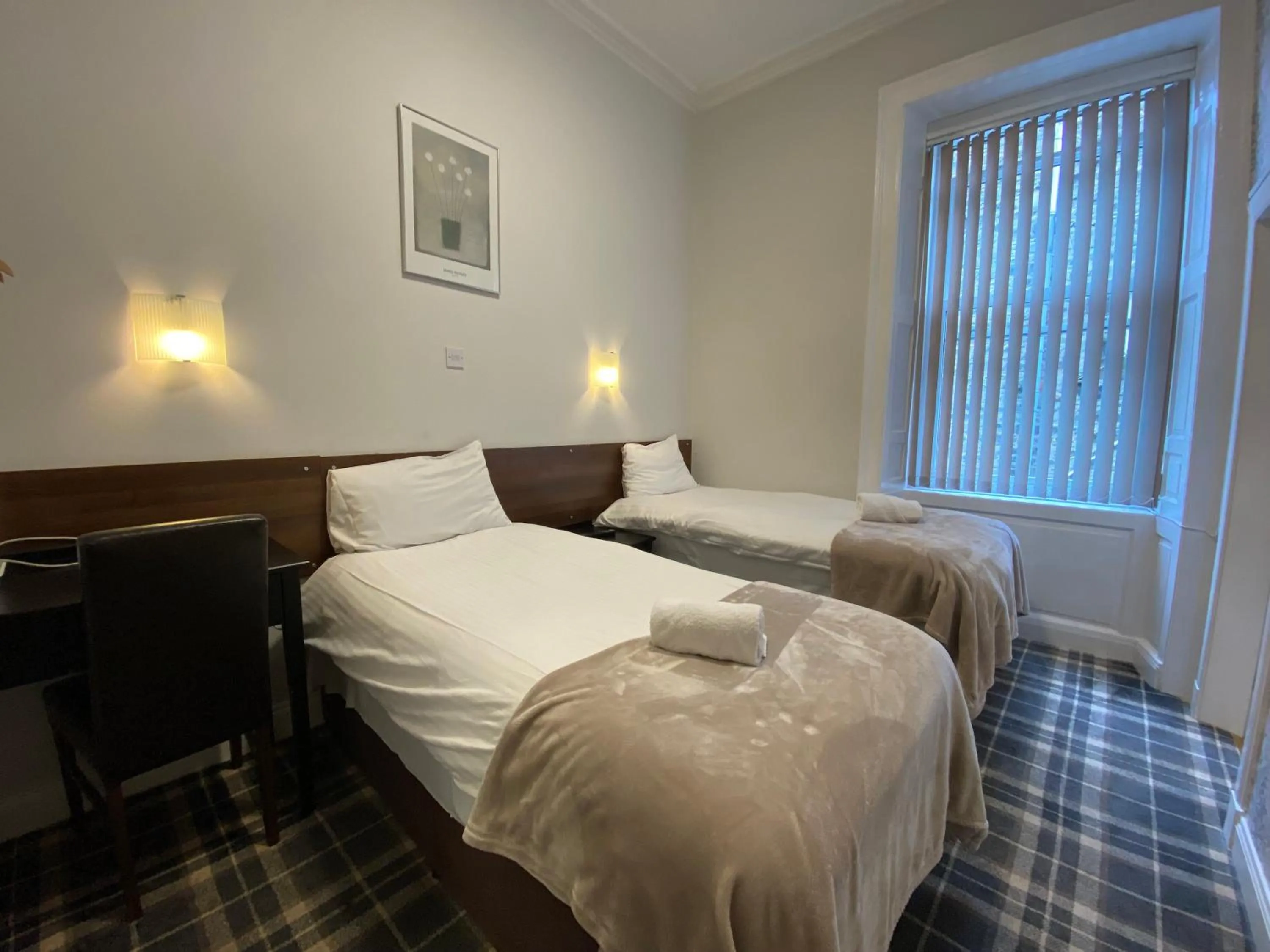 Bedroom, Bed in Park View House