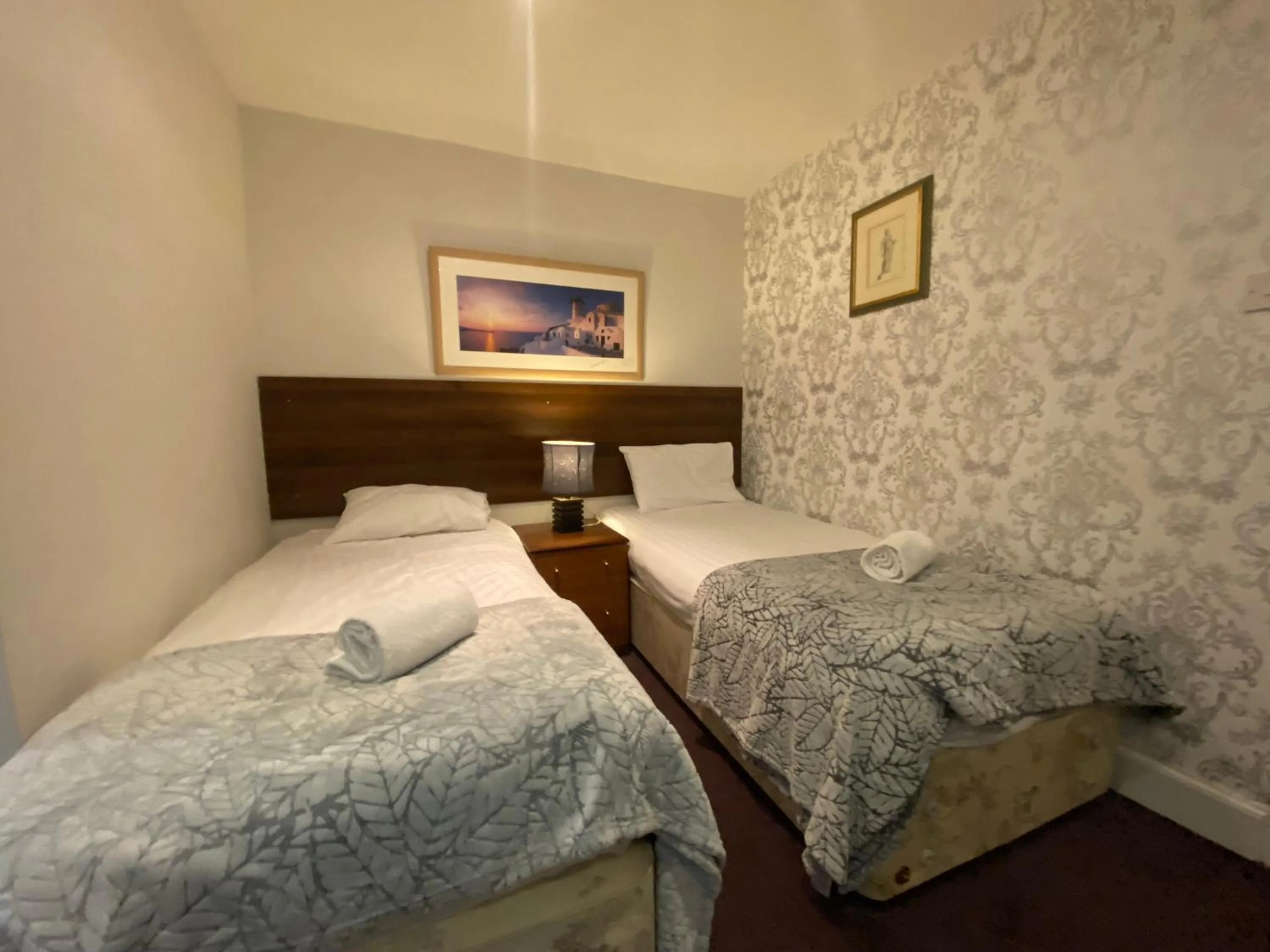 Bedroom, Bed in Park View House