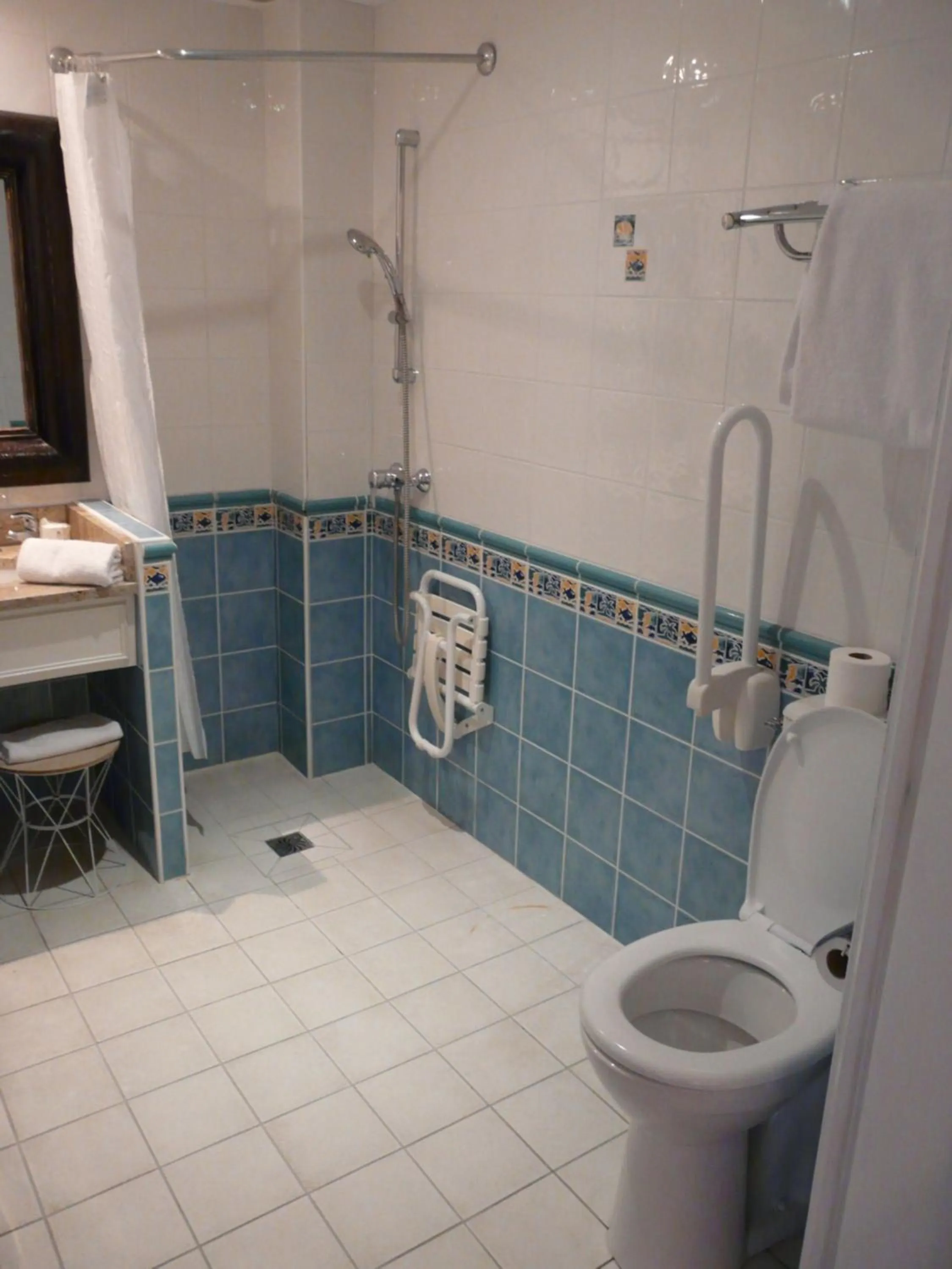 Bathroom in Le Querrien