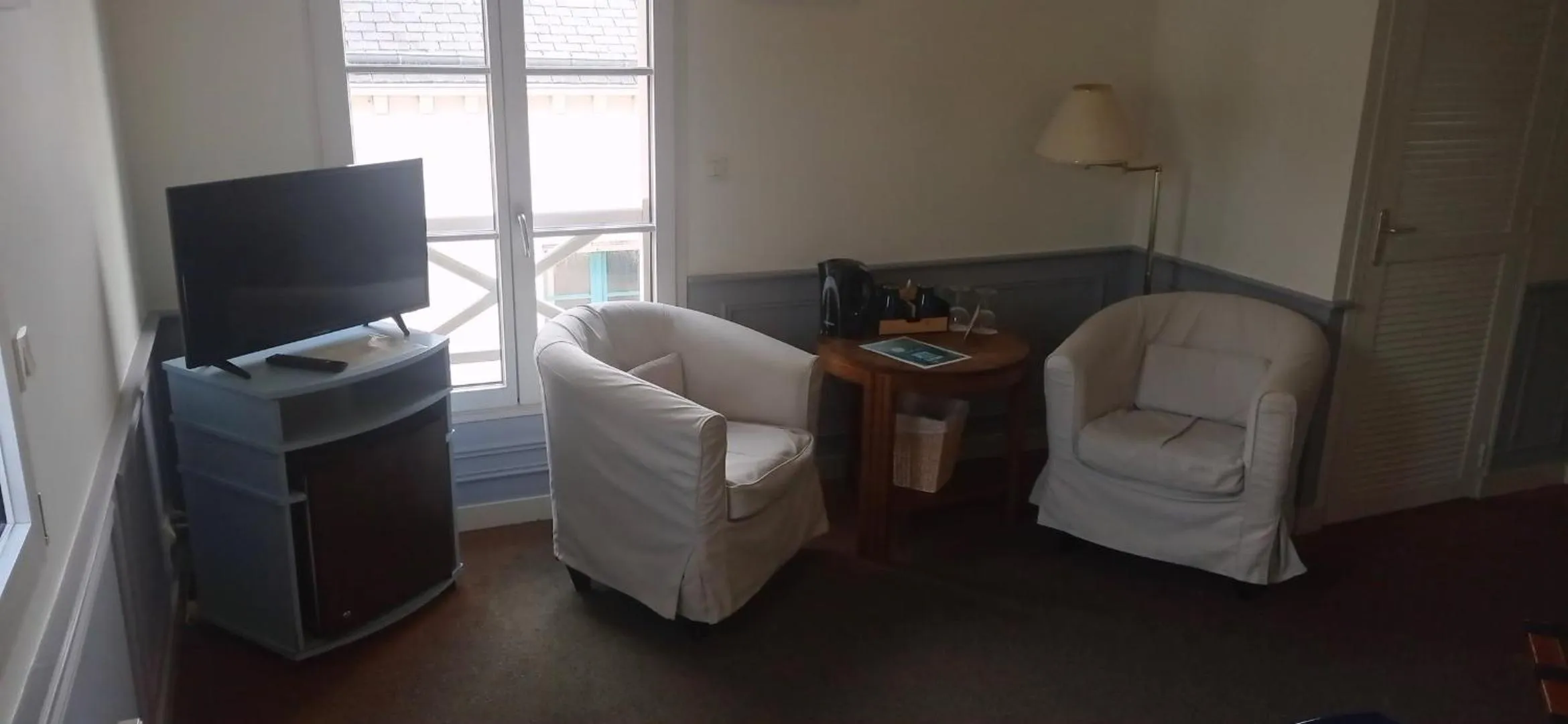 Seating area in Le Querrien