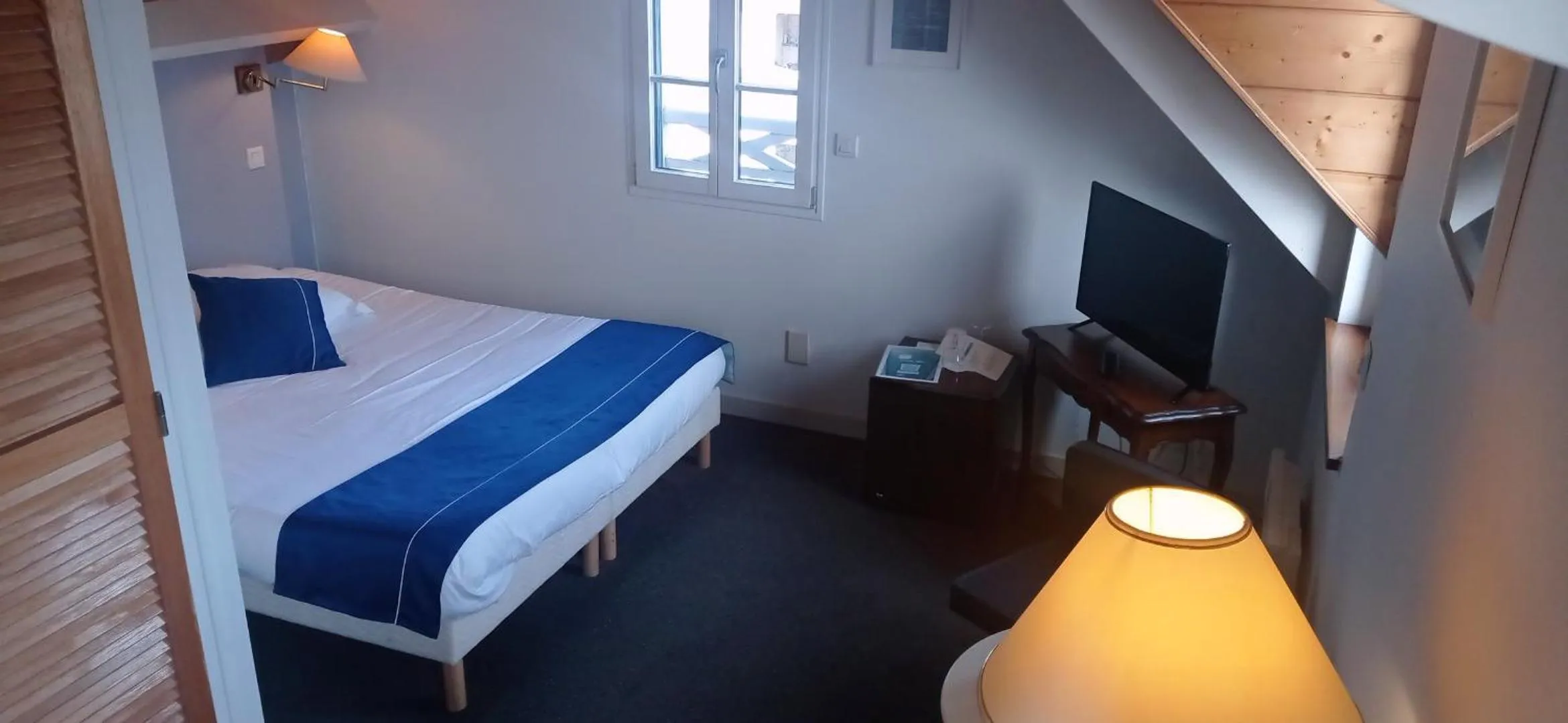 Photo of the whole room, Bed in Le Querrien