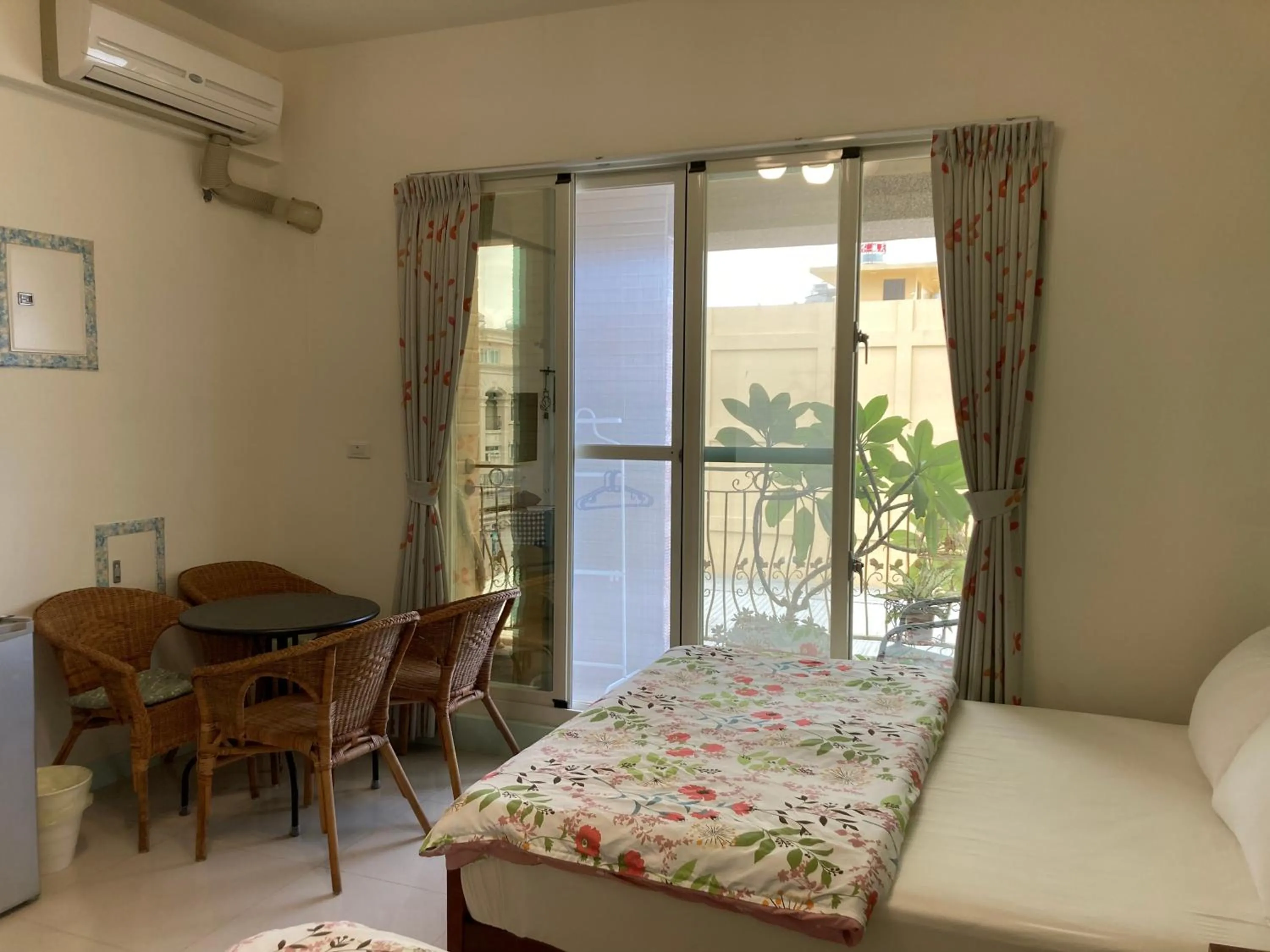 Bed in Feng Su