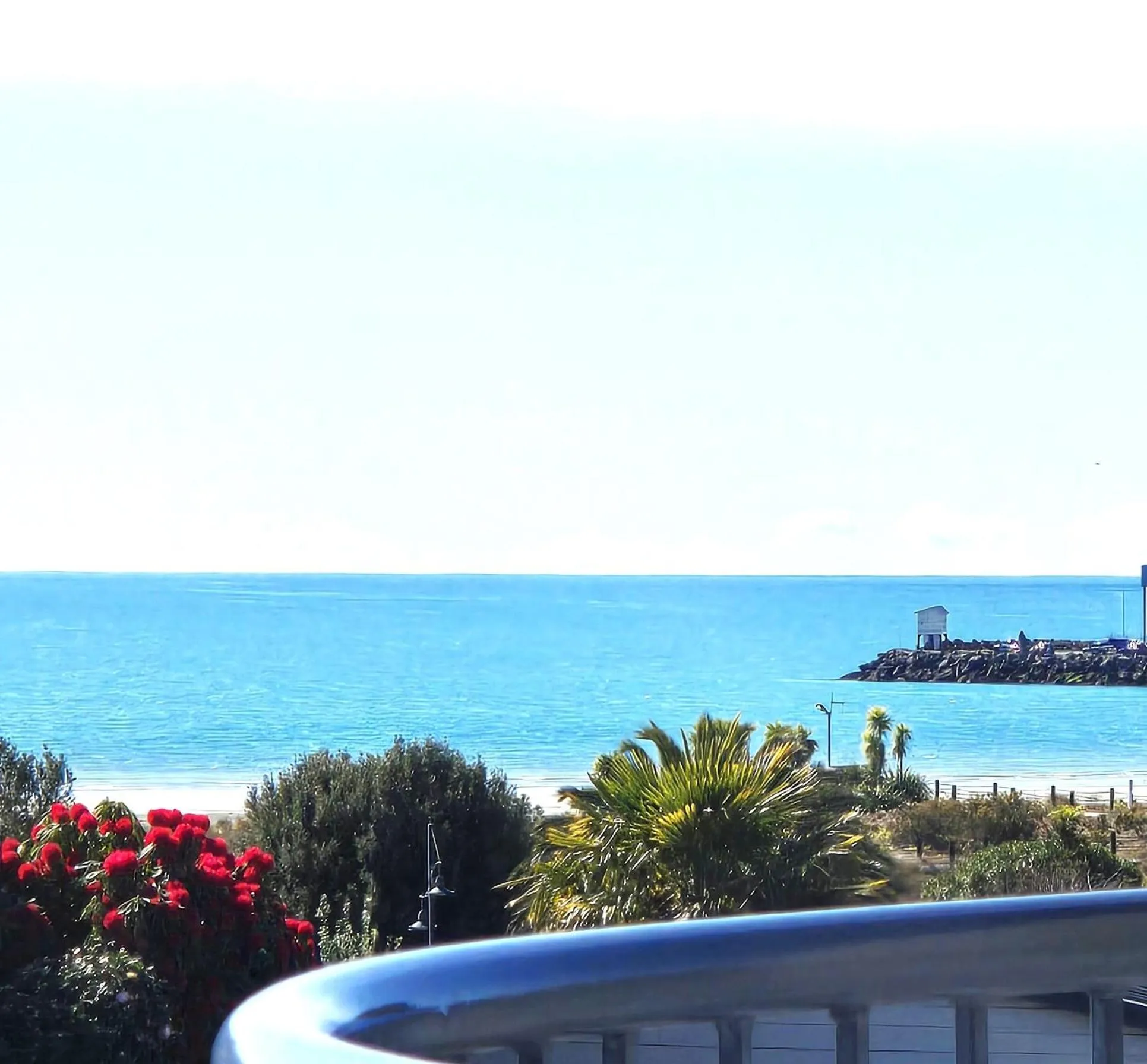 Sea view in Bay City Motor Lodge