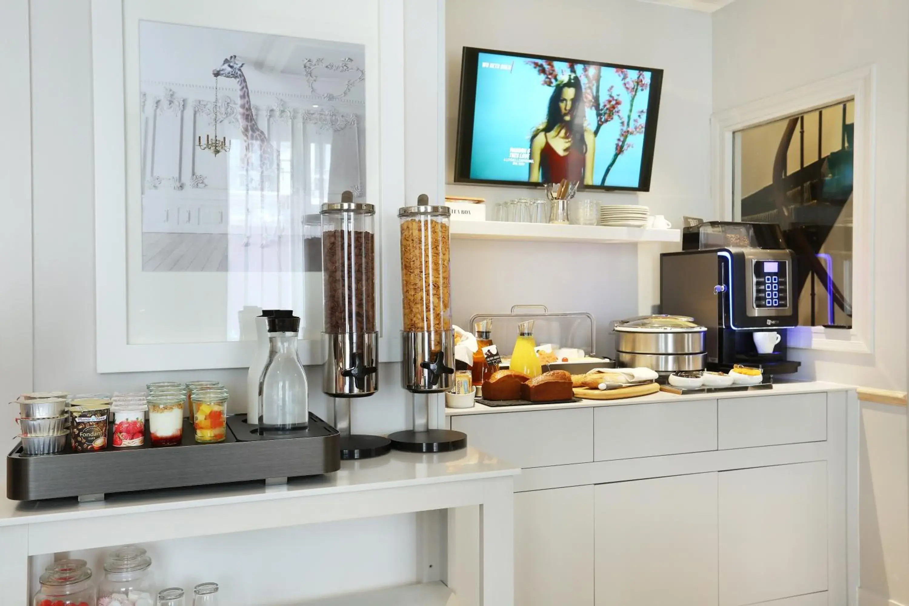 Breakfast in Nouvel Hôtel Eiffel Breakfast in Nouvel Hôtel Eiffel