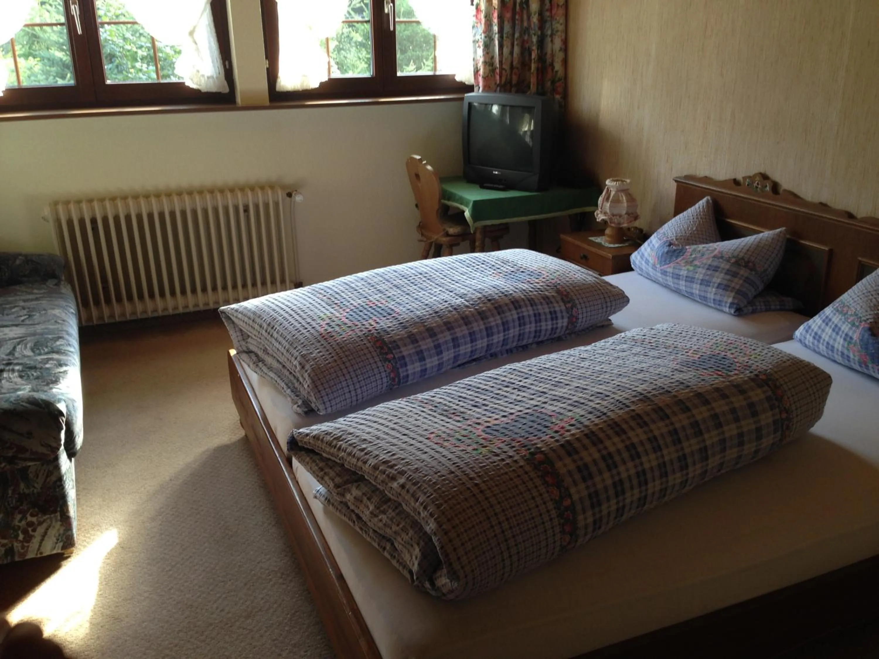 Photo of the whole room, Bed in Café - Pension Bernreutehof