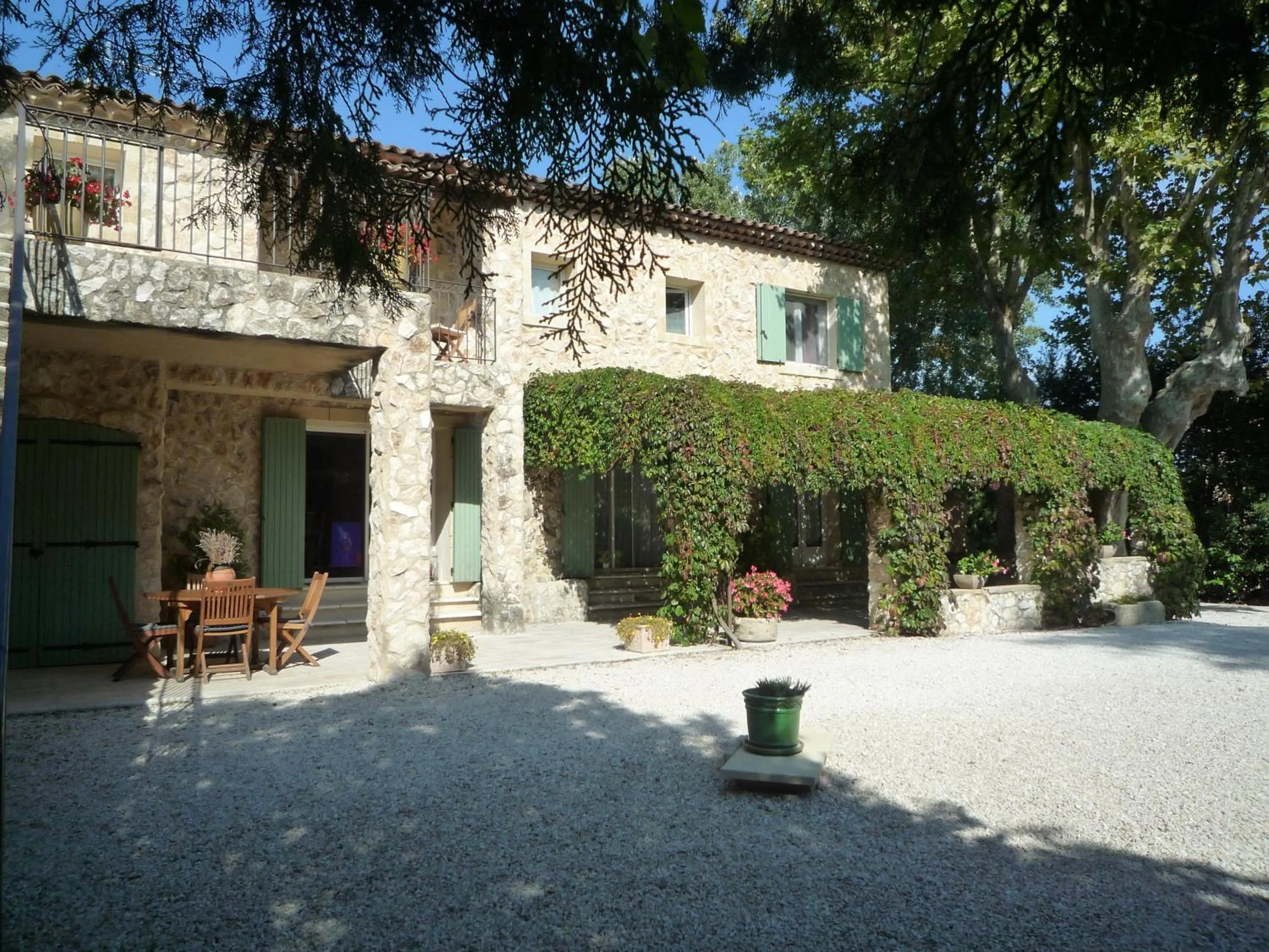 Facade/entrance in Mas de l'ile