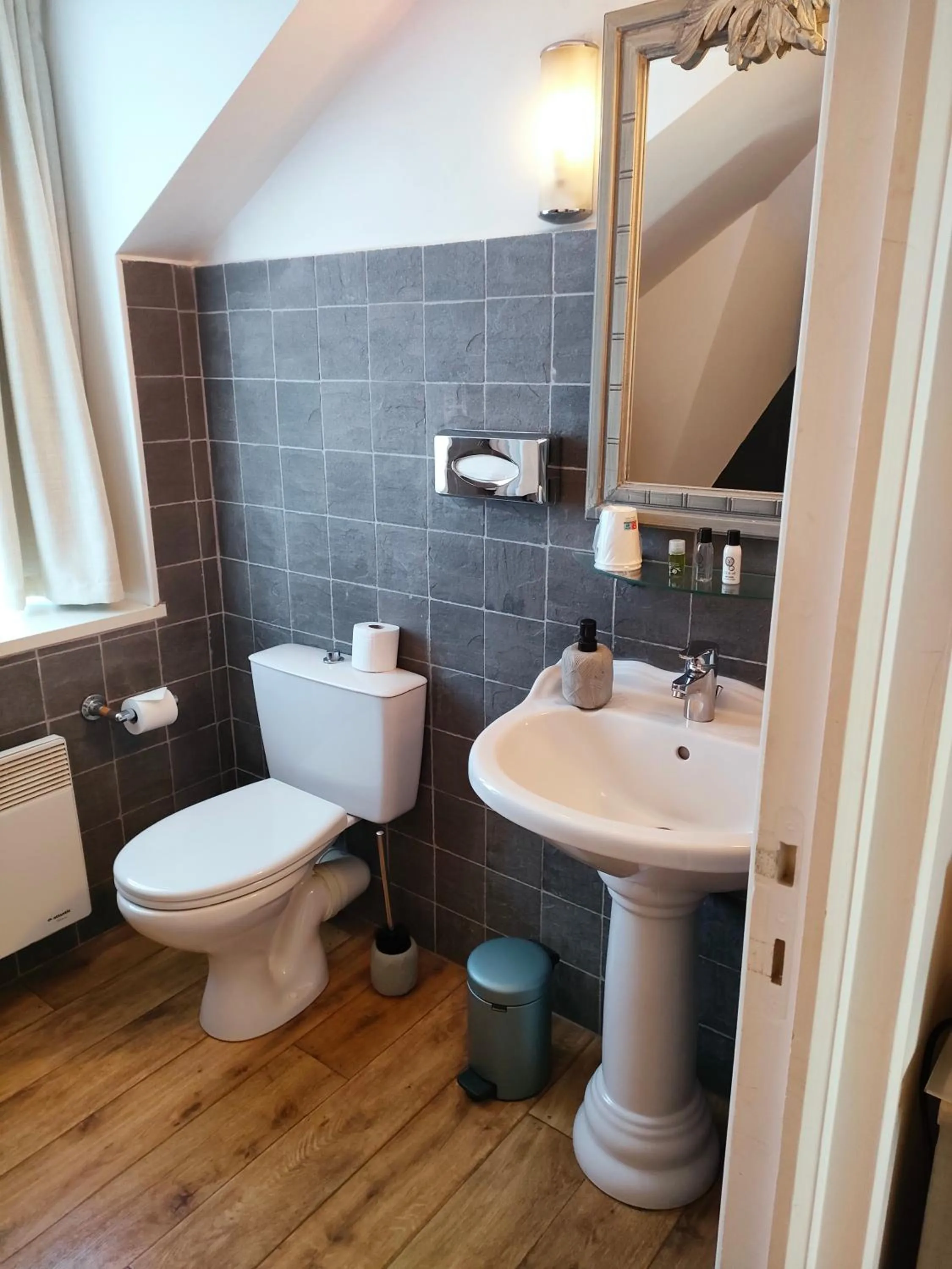 Triple Room in Hôtel Traiteur Les Ormes, The Originals Relais