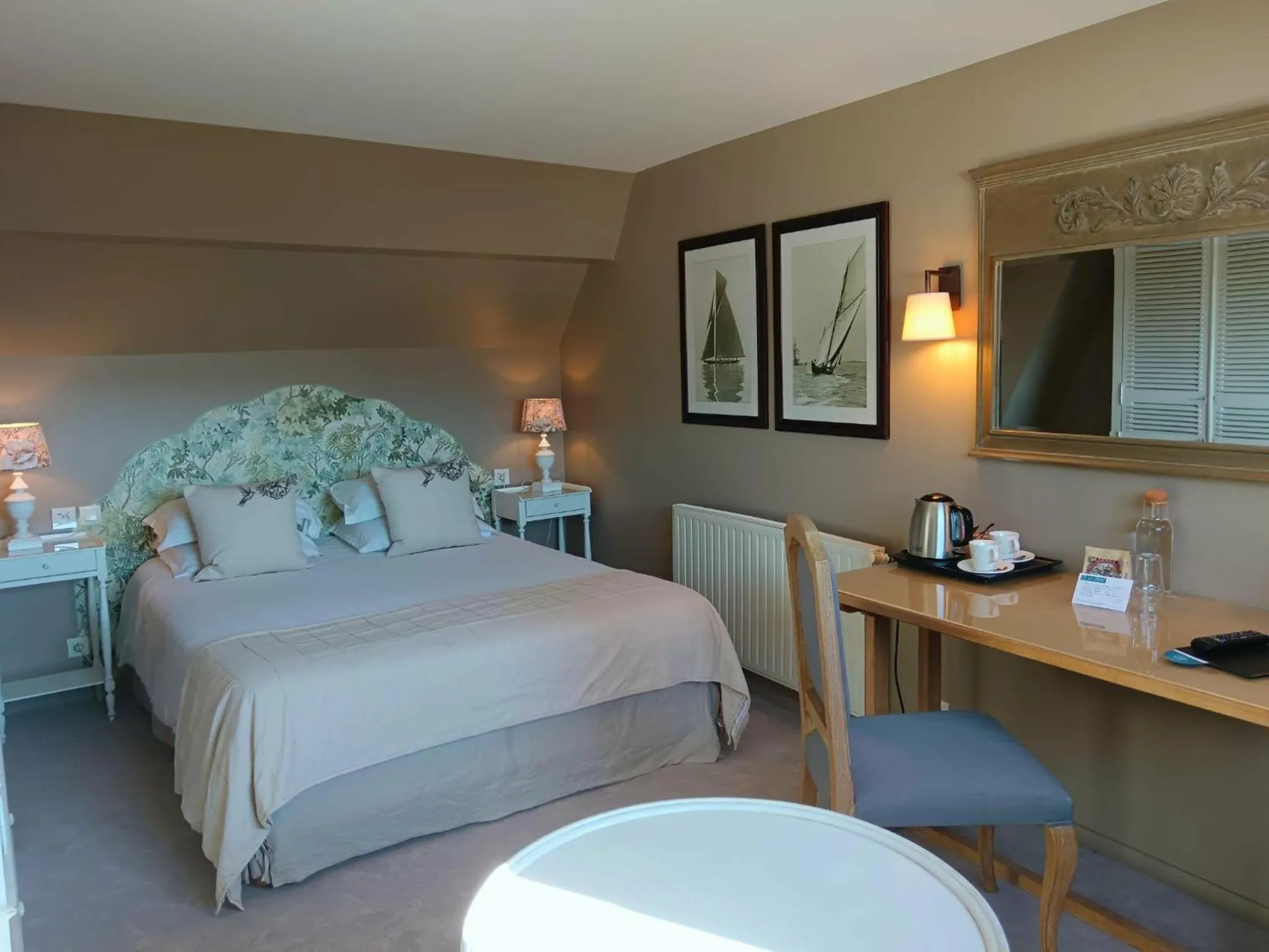 Photo of the whole room, Bed in Hôtel Traiteur Les Ormes, The Originals Relais